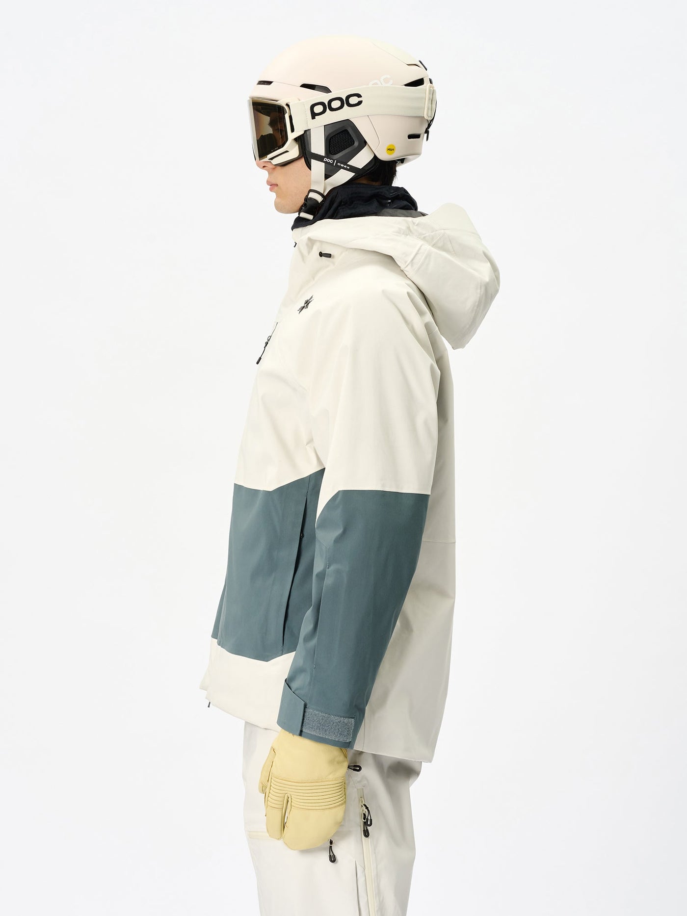 Model: Height 187cm / 6'1" | Wearing: MOON WHITE x PEWTER / 3