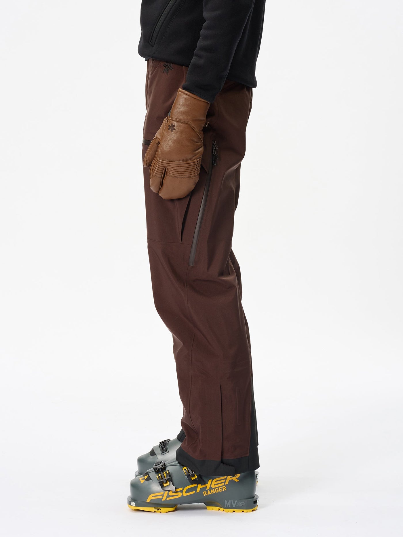 Model: Height 187cm / 6'1" | Wearing: BITTER BROWN / 3