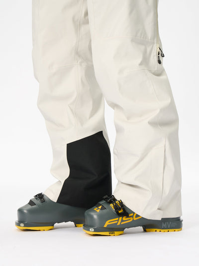 Model: Height 187cm / 6'1" | Wearing: MOON WHITE / 3