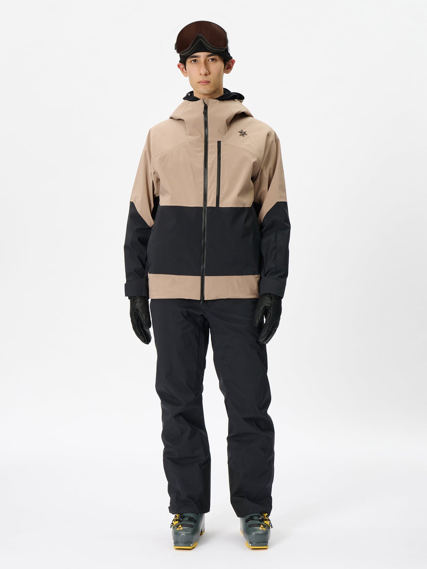 Model: Height 187cm / 6'1" | Wearing: BLACK / 3