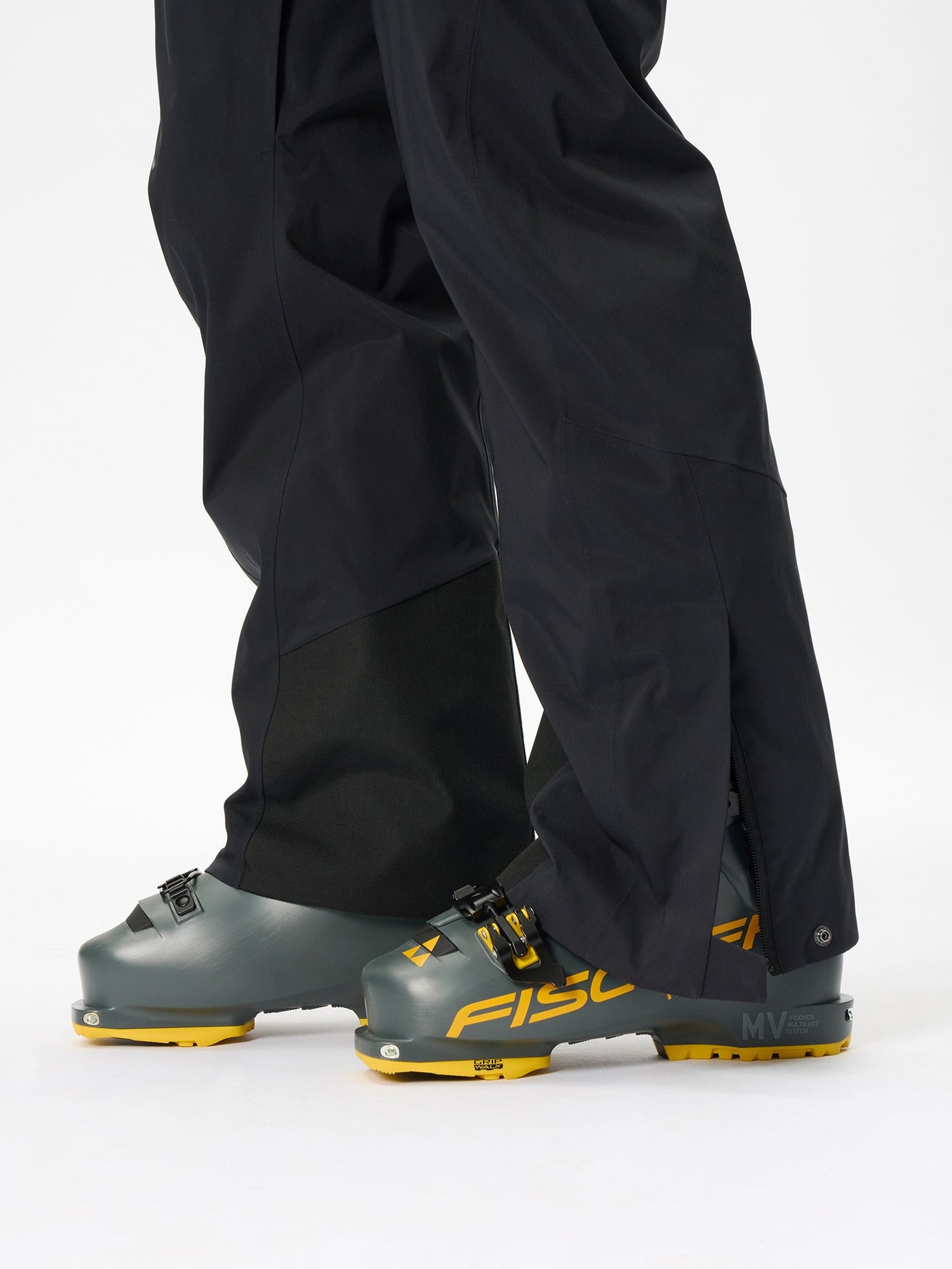 Model: Height 187cm / 6'1" | Wearing: BLACK / 3