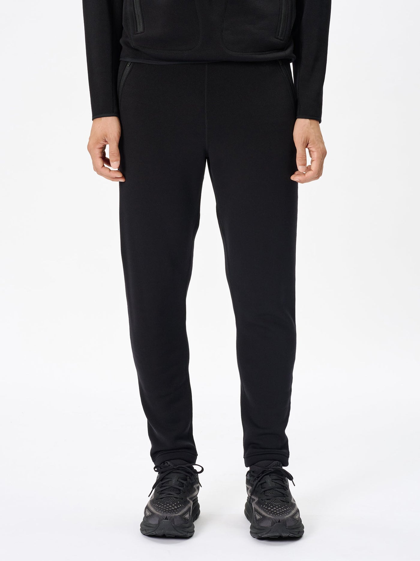 Model: Height 187cm / 6'1" | Wearing: BLACK / 3