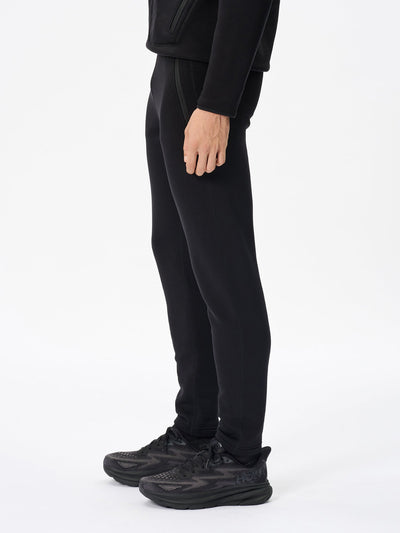 Model: Height 187cm / 6'1" | Wearing: BLACK / 3