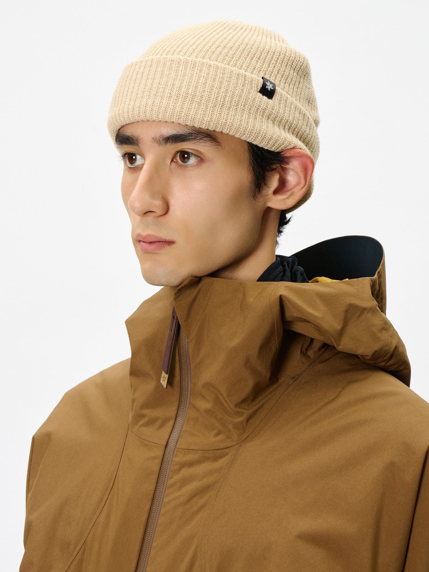 Model: Height 187cm / 6'1" | Wearing: IVORY / F