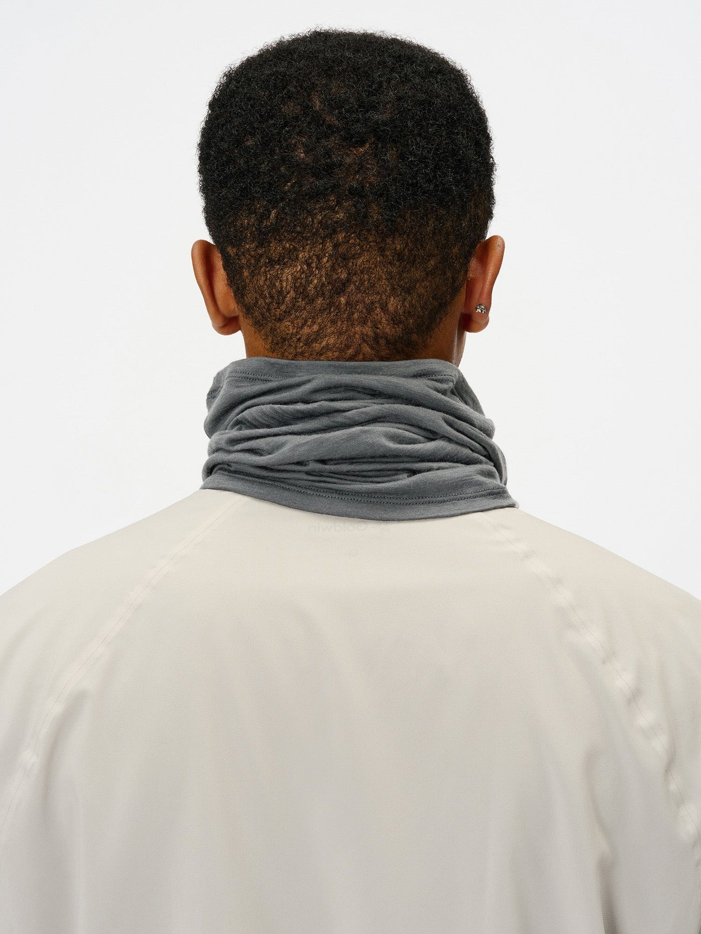 Model: Height 184cm / 6'0" | Wearing: DARK CHARCOAL / 3