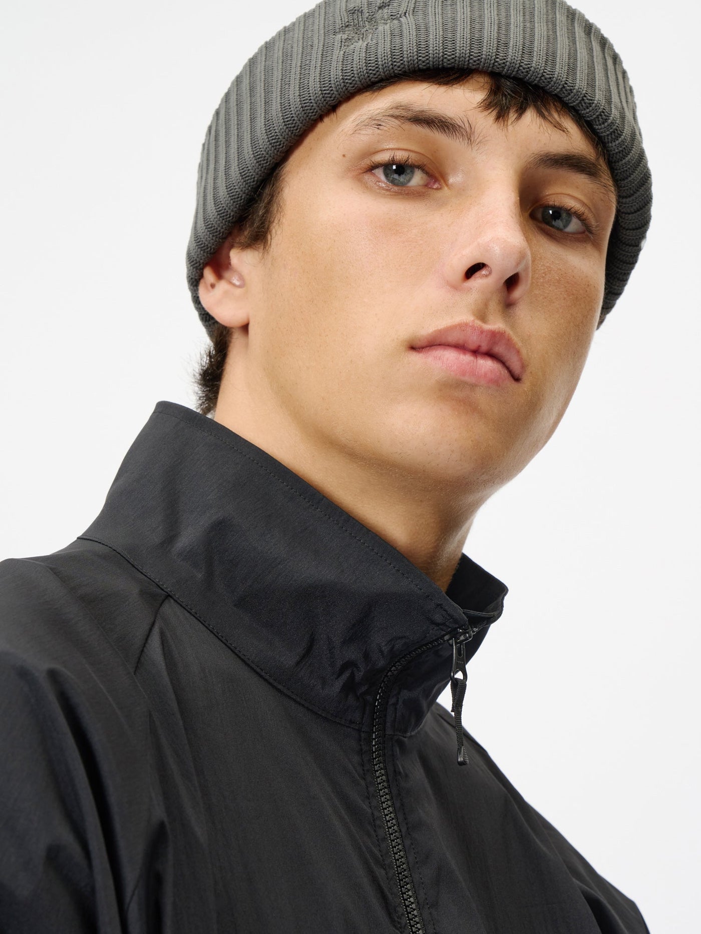 Model: Height 186cm / 6'1" | Wearing: BLACK / 3