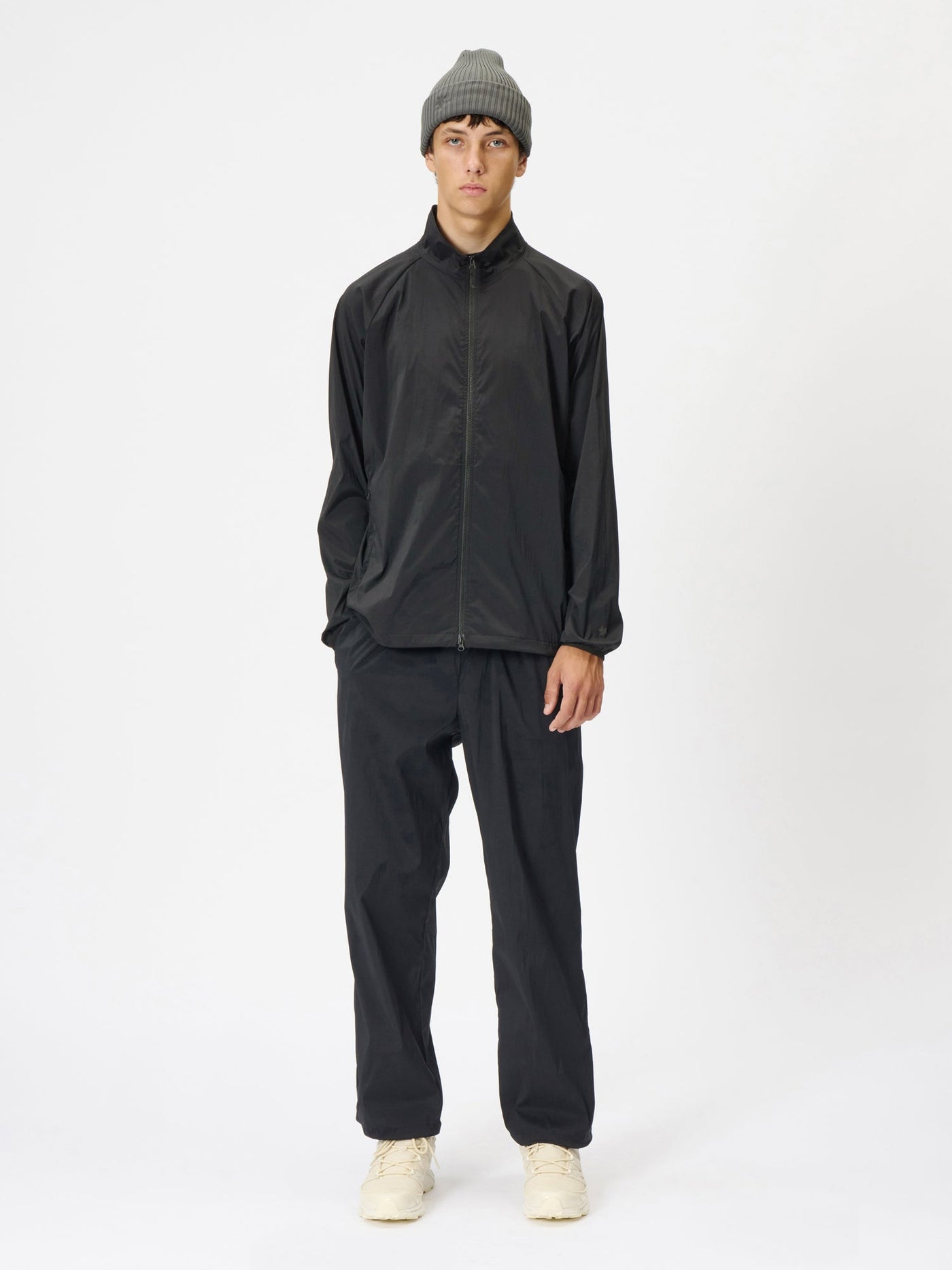 Model: Height 186cm / 6'1" | Wearing: BLACK / 3