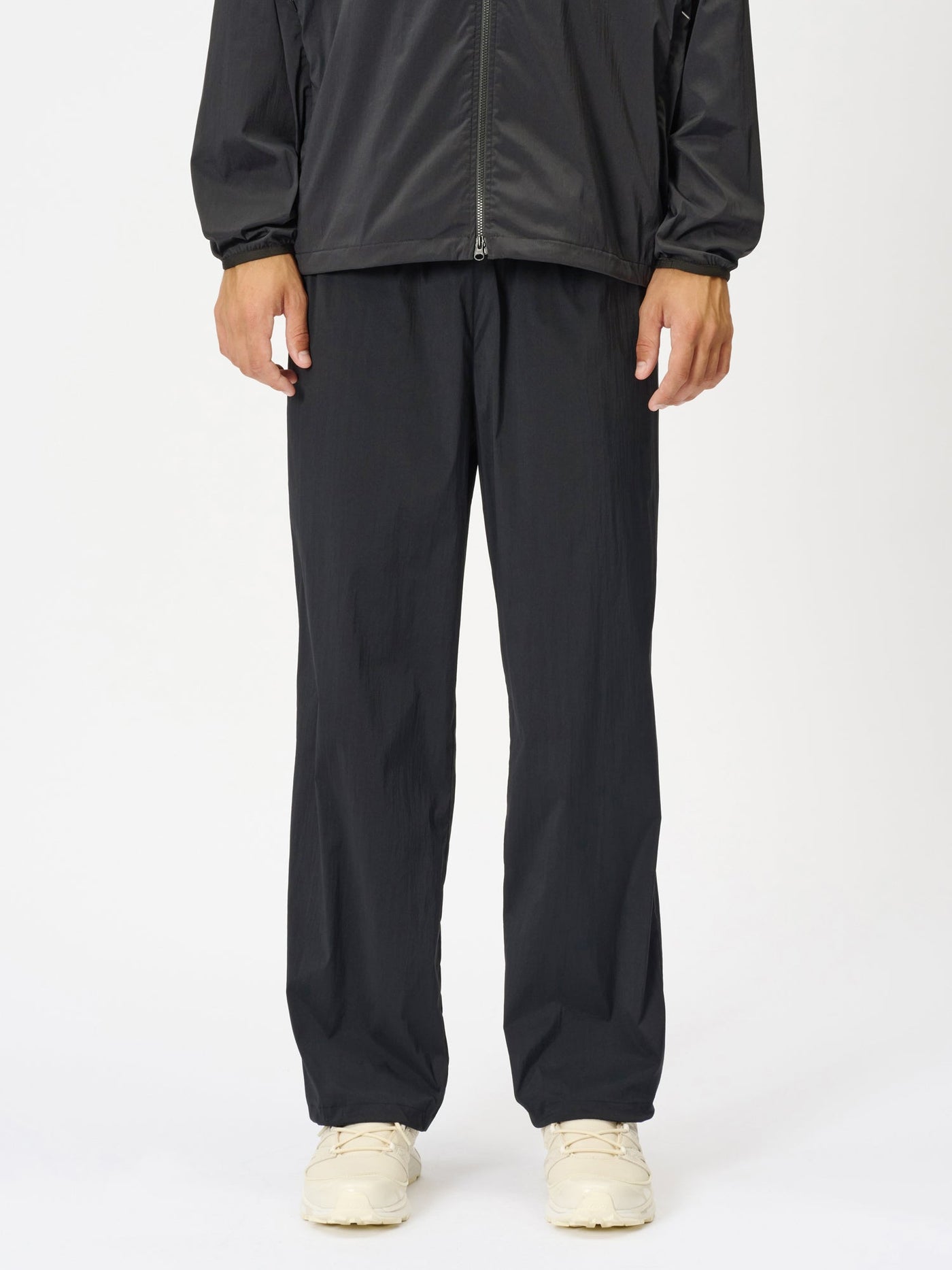 Model: Height 186cm / 6'1" | Wearing: BLACK / 3