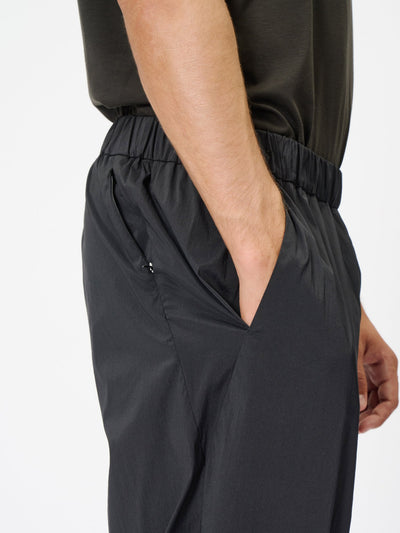 Model: Height 186cm / 6'1" | Wearing: BLACK / 3