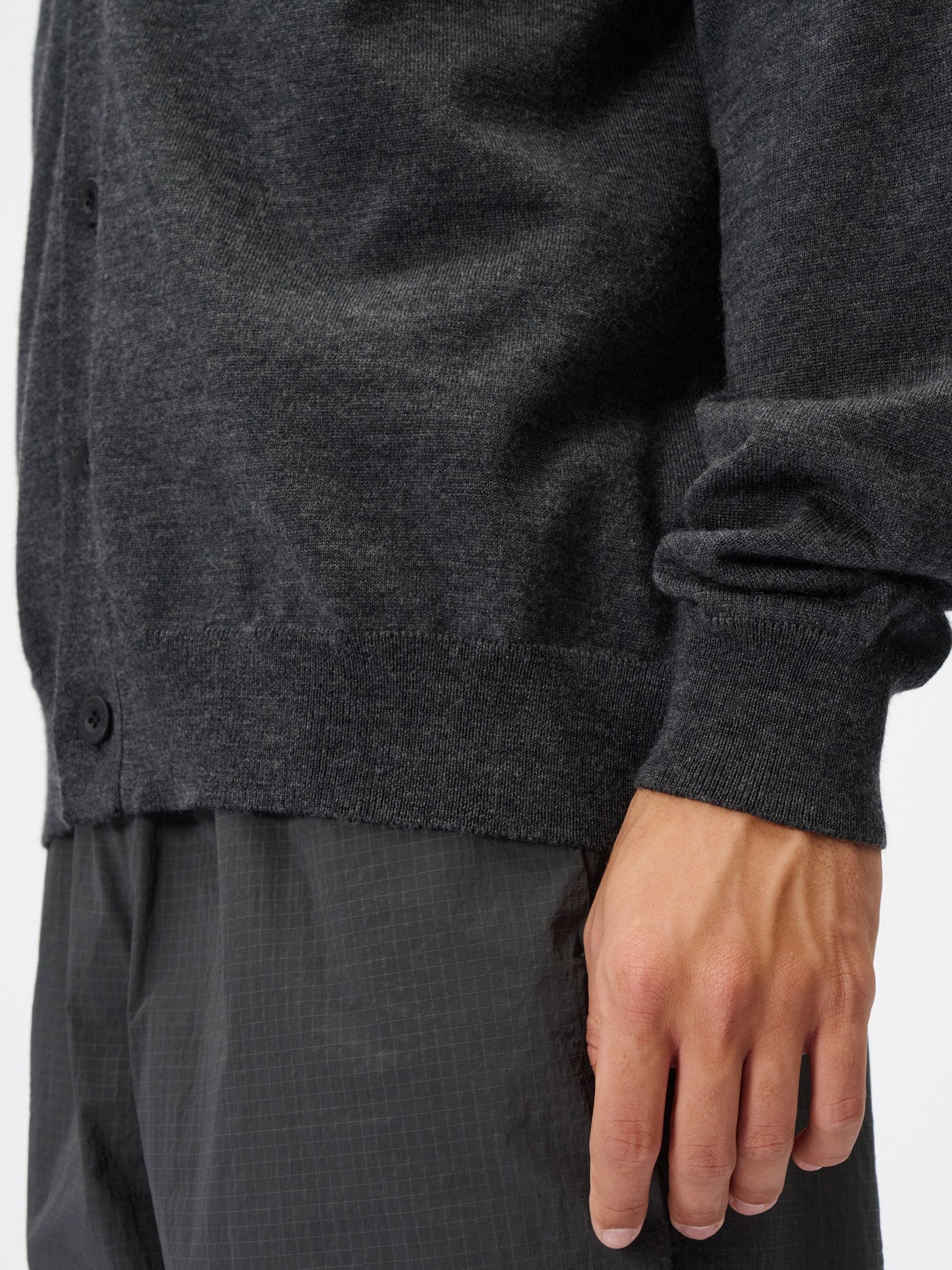 Model: Height 186cm / 6'1" | Wearing: MIX CHARCOAL / 3