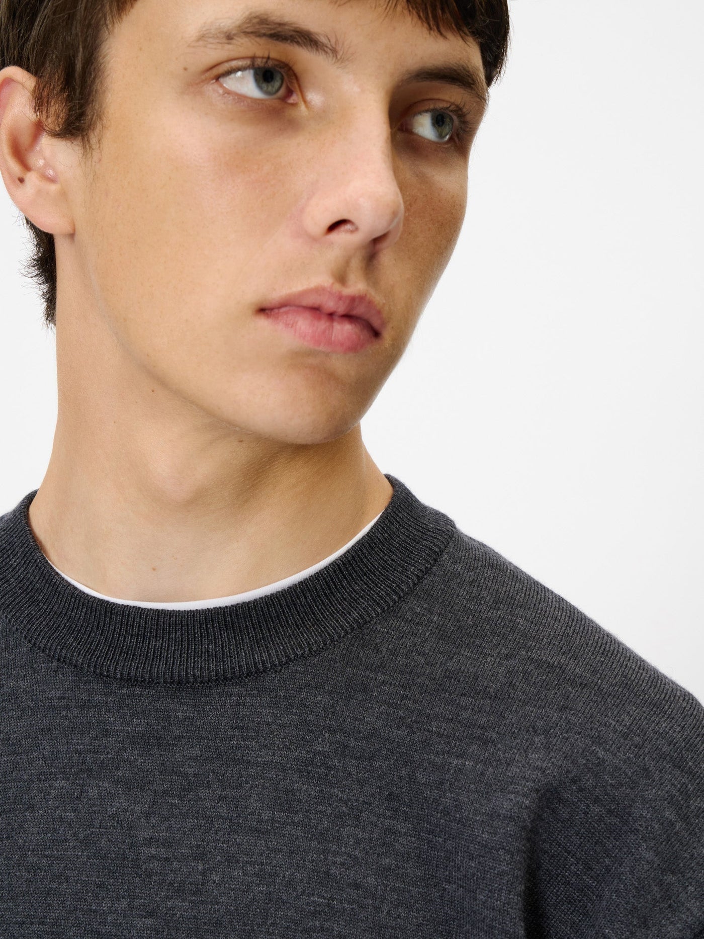 Model: Height 186cm / 6'1" | Wearing: MIX CHARCOAL / 3