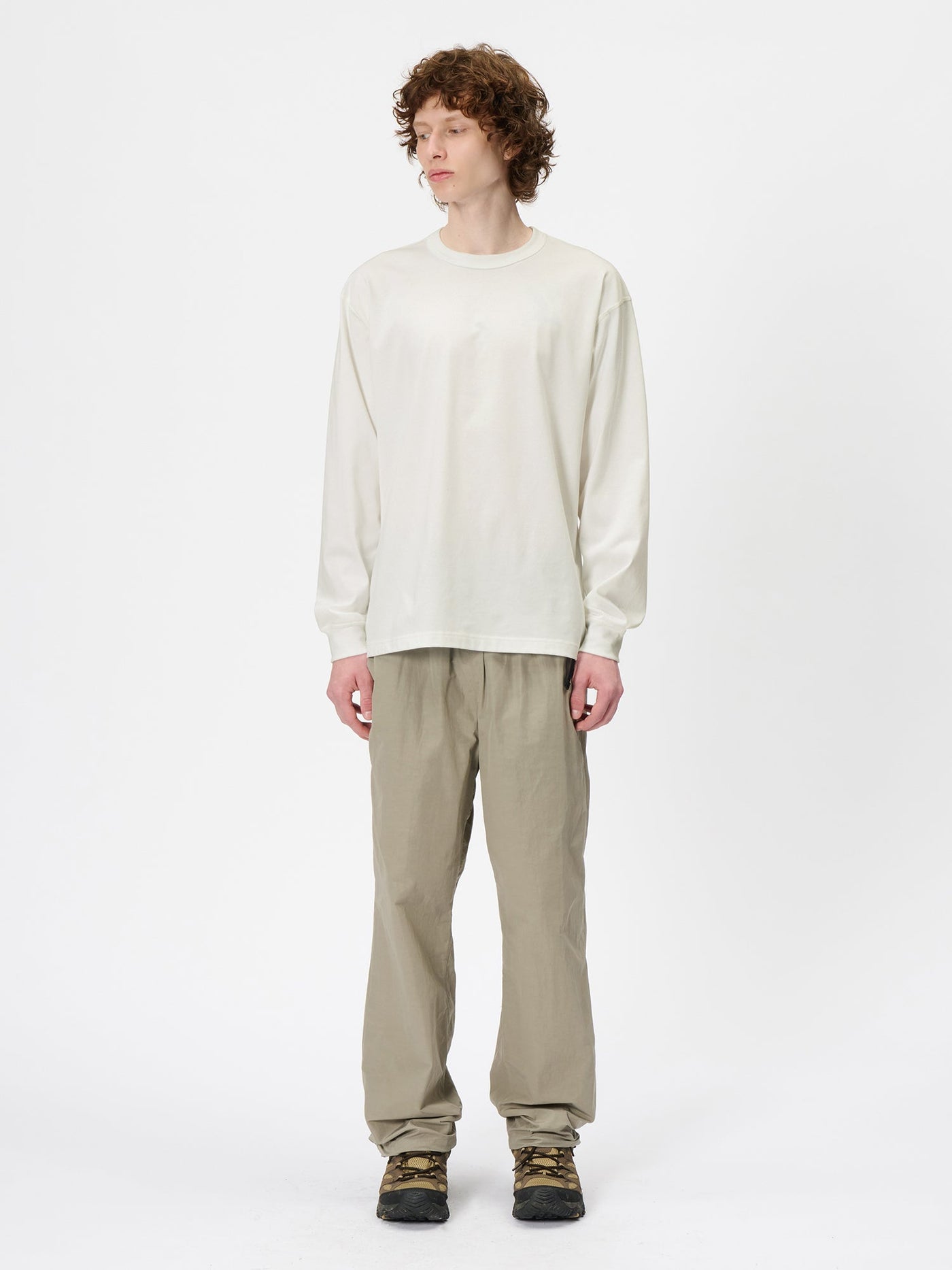 Model: Height 185cm / 6'0" | Wearing: WHITE / 3