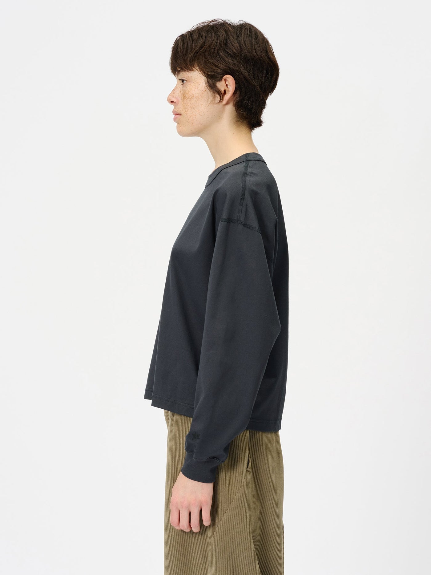 Model: Height 177cm / 5'8'' | Wearing: INK BLACK / 3