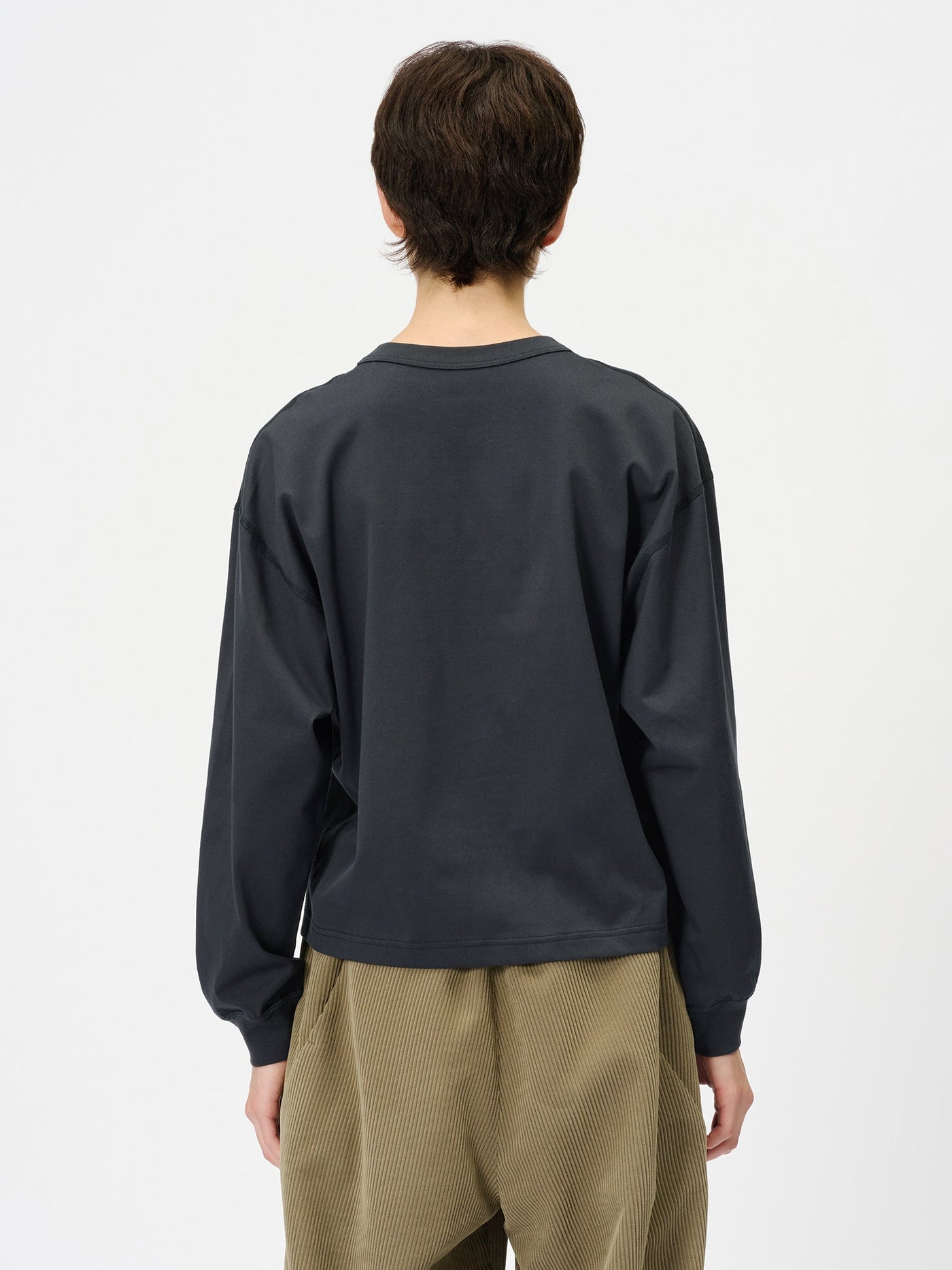 Model: Height 177cm / 5'8'' | Wearing: INK BLACK / 3