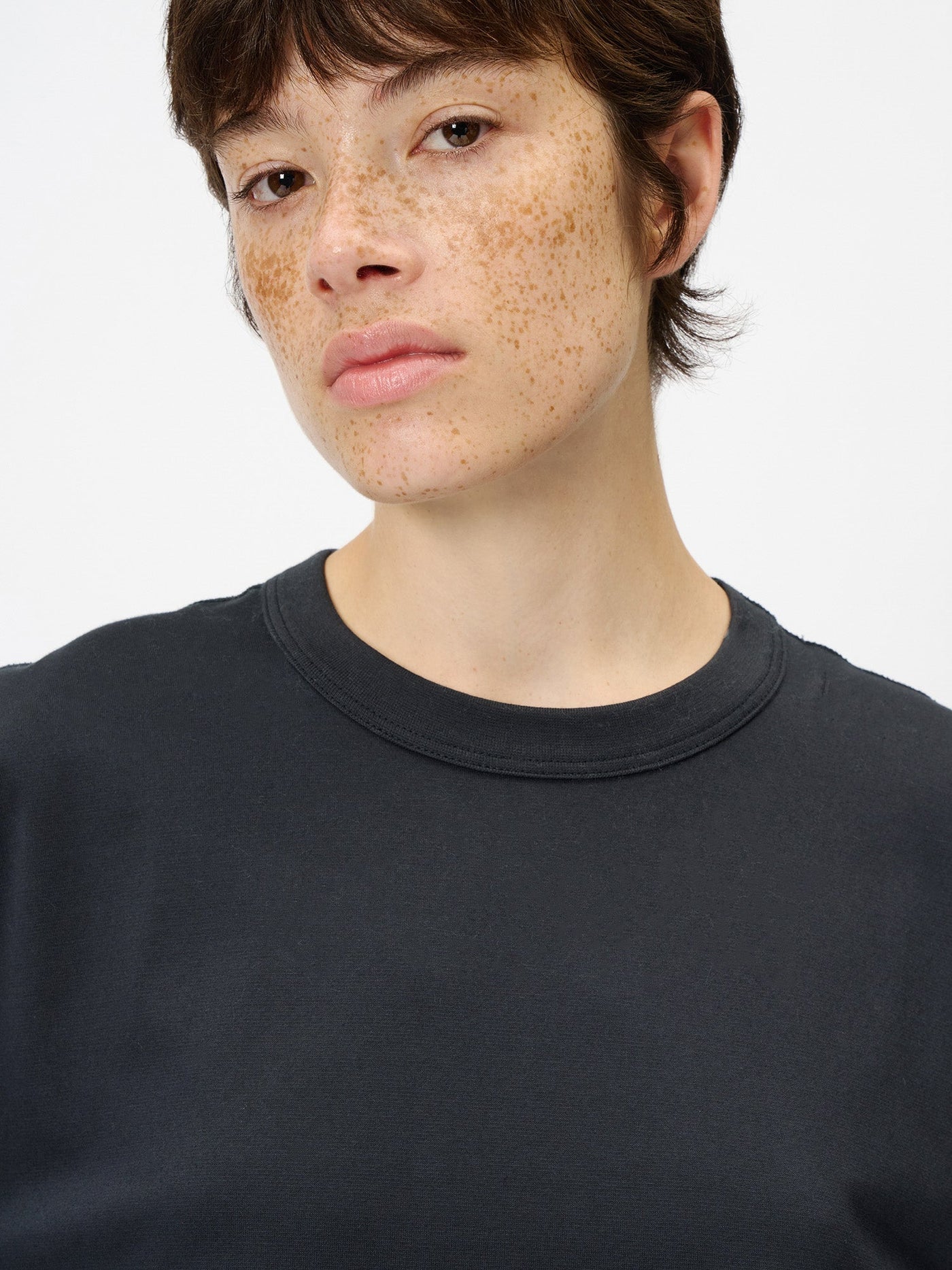 Model: Height 177cm / 5'8'' | Wearing: INK BLACK / 3