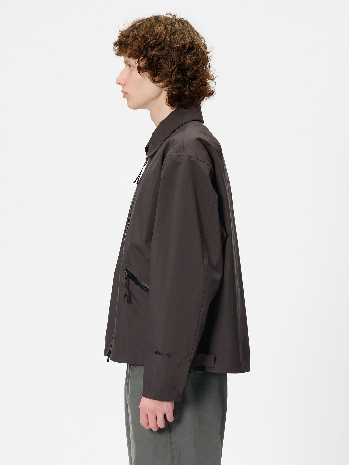 Model: Height 185cm / 6'0" | Wearing: DEEP BROWN / 3