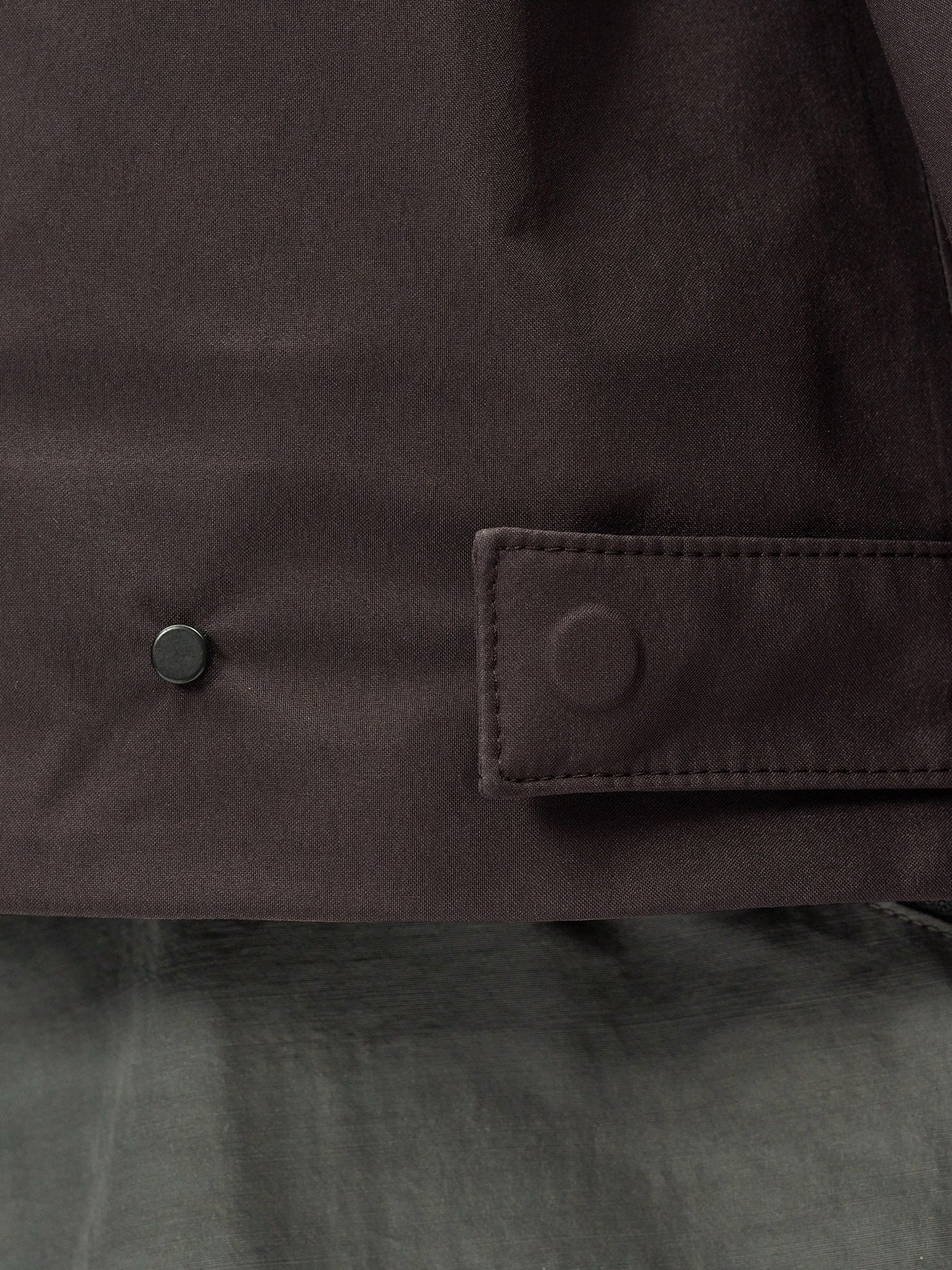 Model: Height 185cm / 6'0" | Wearing: DEEP BROWN / 3