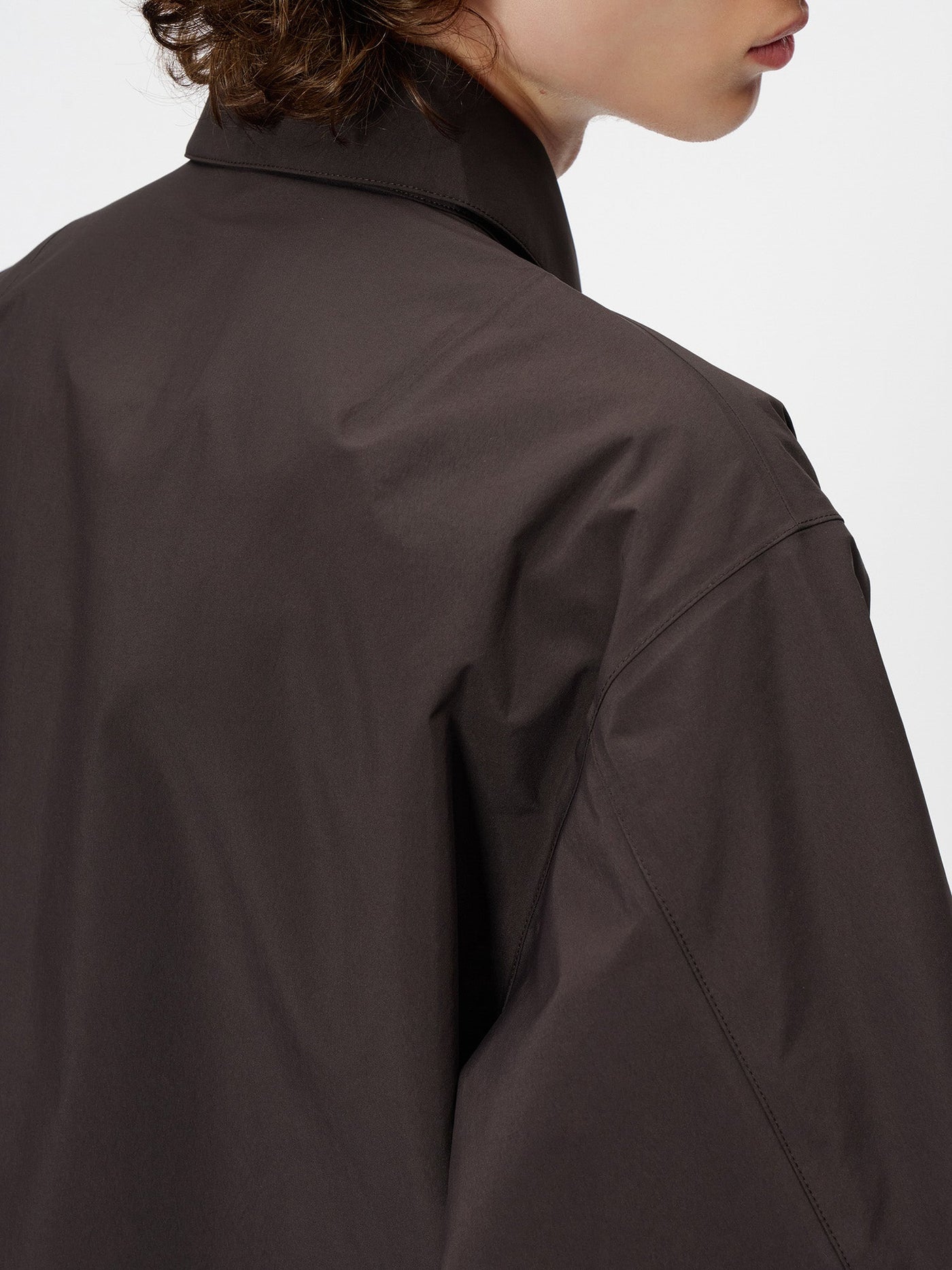 Model: Height 185cm / 6'0" | Wearing: DEEP BROWN / 3