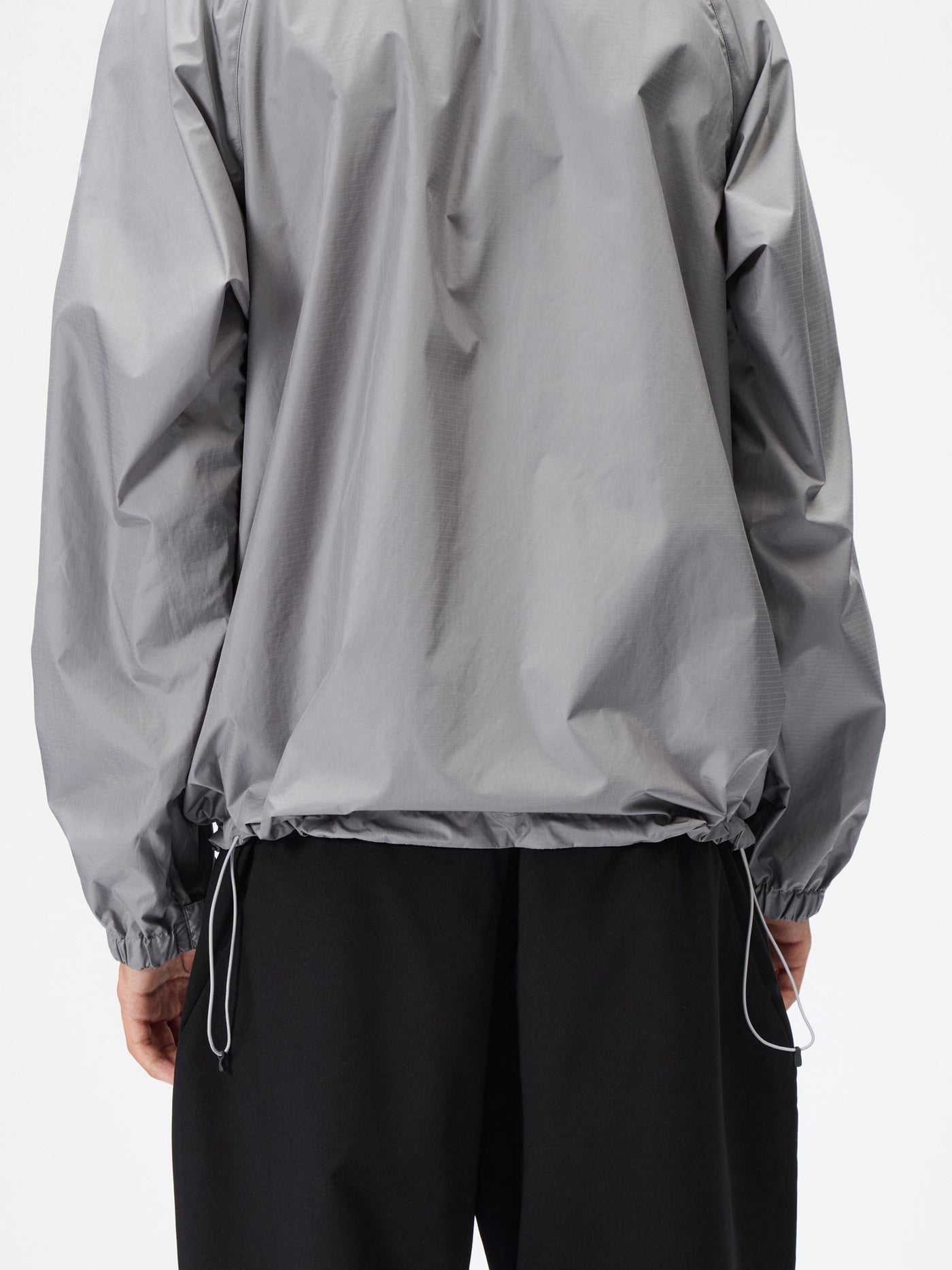 Model: Height 186cm / 6'1" | Wearing: METALLIC GRAY / 3