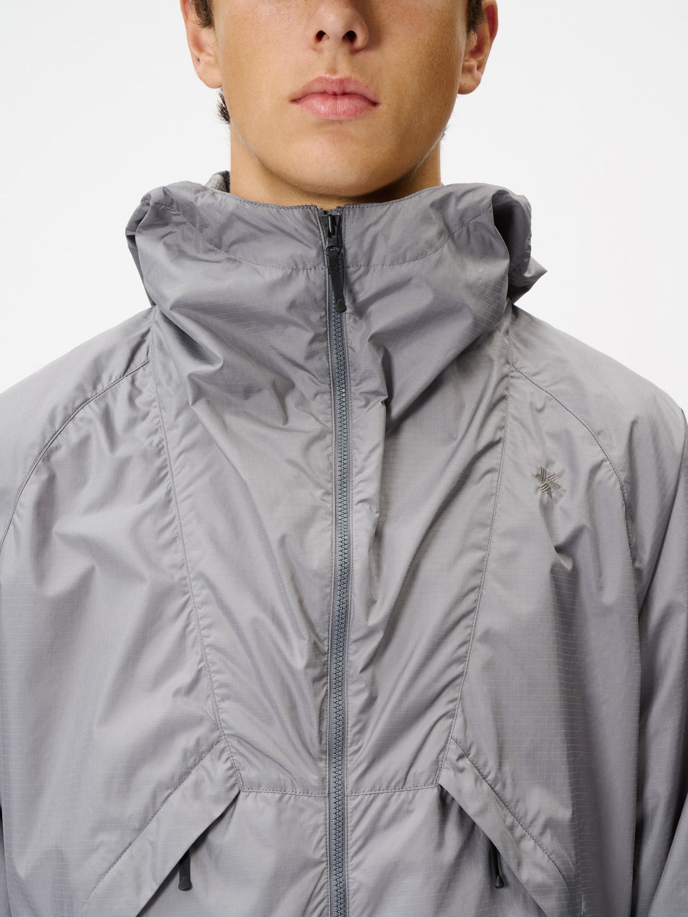 Model: Height 186cm / 6'1" | Wearing: METALLIC GRAY / 3