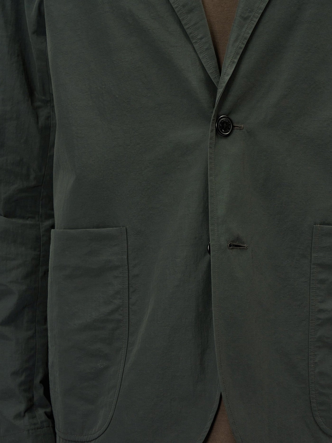 Model: Height 185cm / 6'0" | Wearing: DEEP CHARCOAL / 3