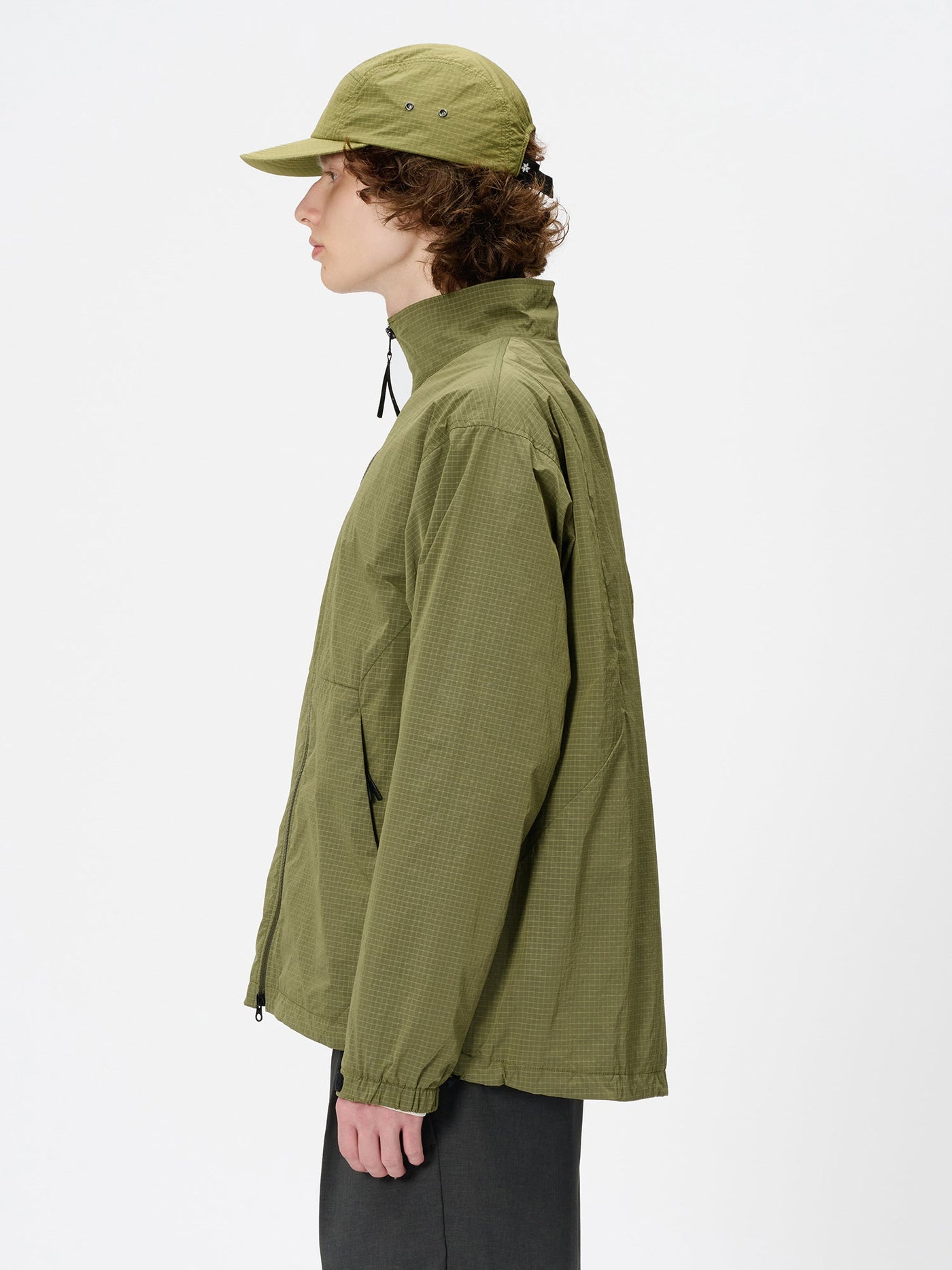 Model: Height 185cm / 6'0" | Wearing: OLIVE / 3