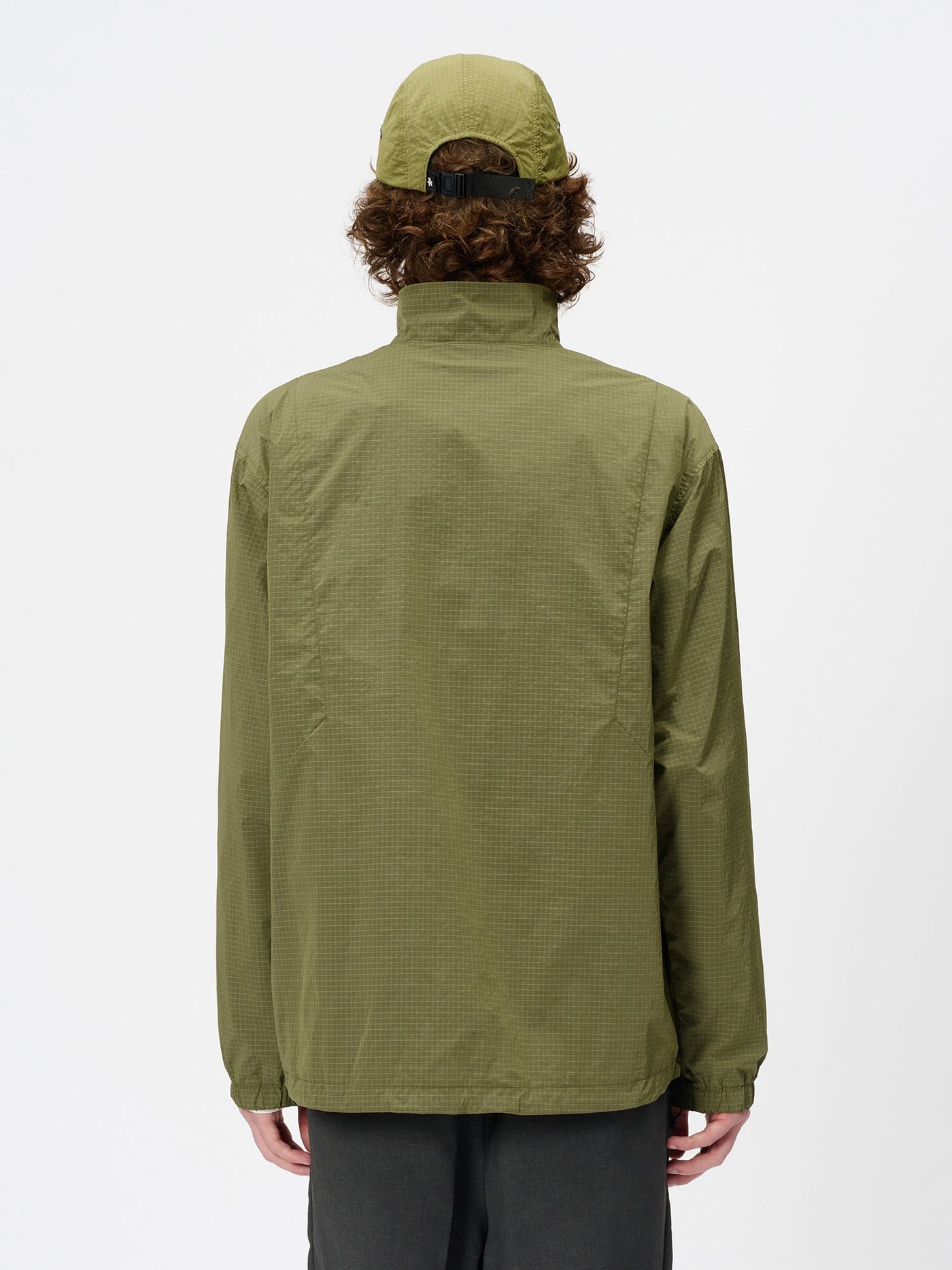 Model: Height 185cm / 6'0" | Wearing: OLIVE / 3