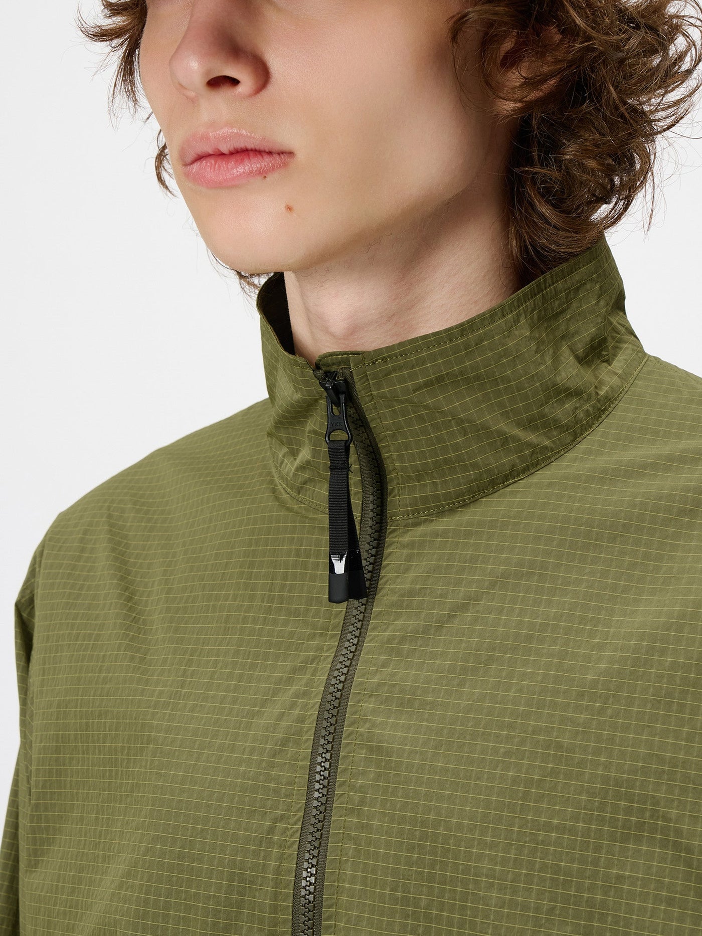 Model: Height 185cm / 6'0" | Wearing: OLIVE / 3