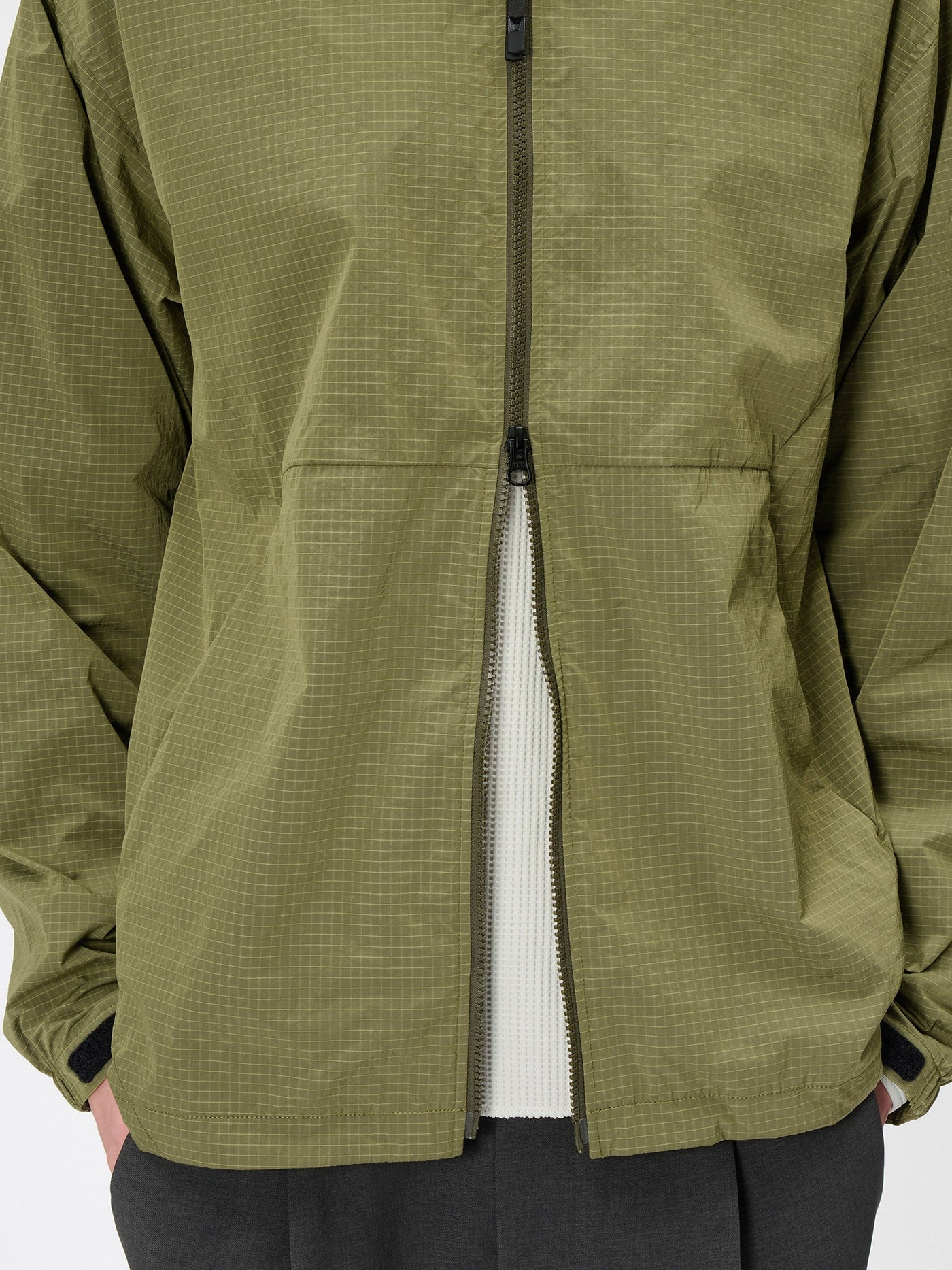 Model: Height 185cm / 6'0" | Wearing: OLIVE / 3