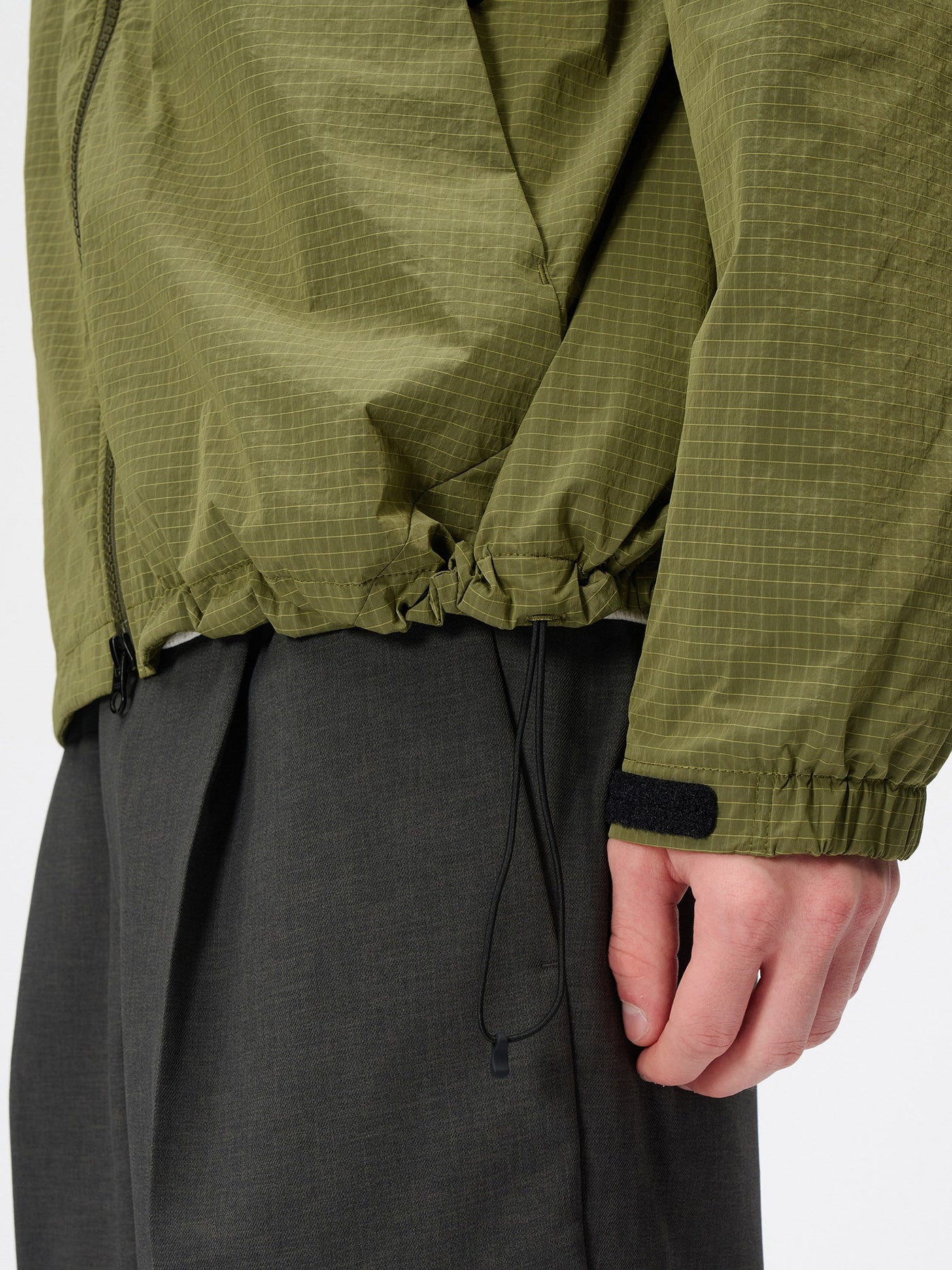 Model: Height 185cm / 6'0" | Wearing: OLIVE / 3