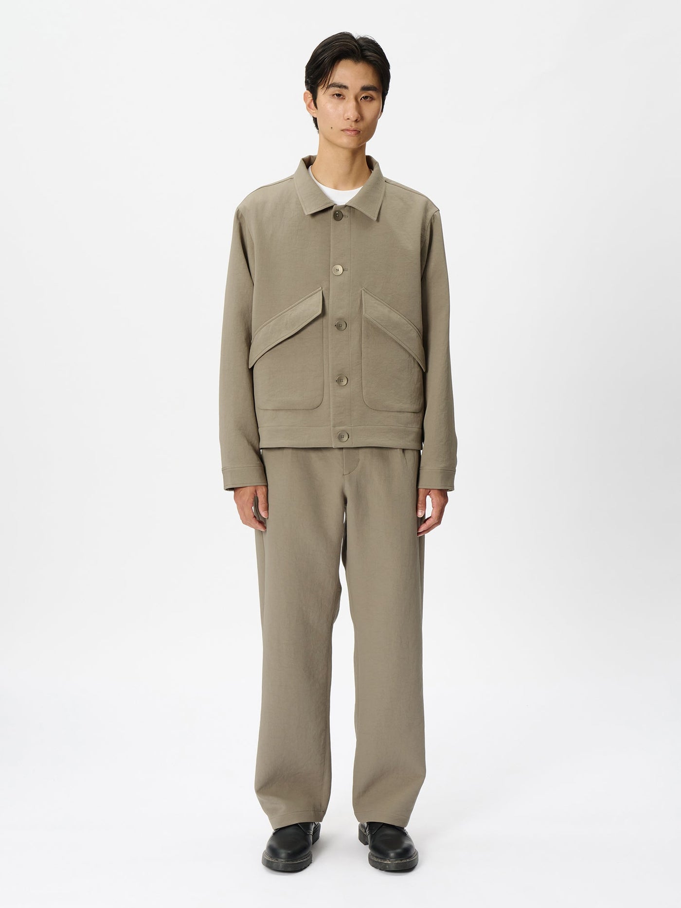 Model: Height 186cm / 6'1" | Wearing: TAUPE FAWN / 4