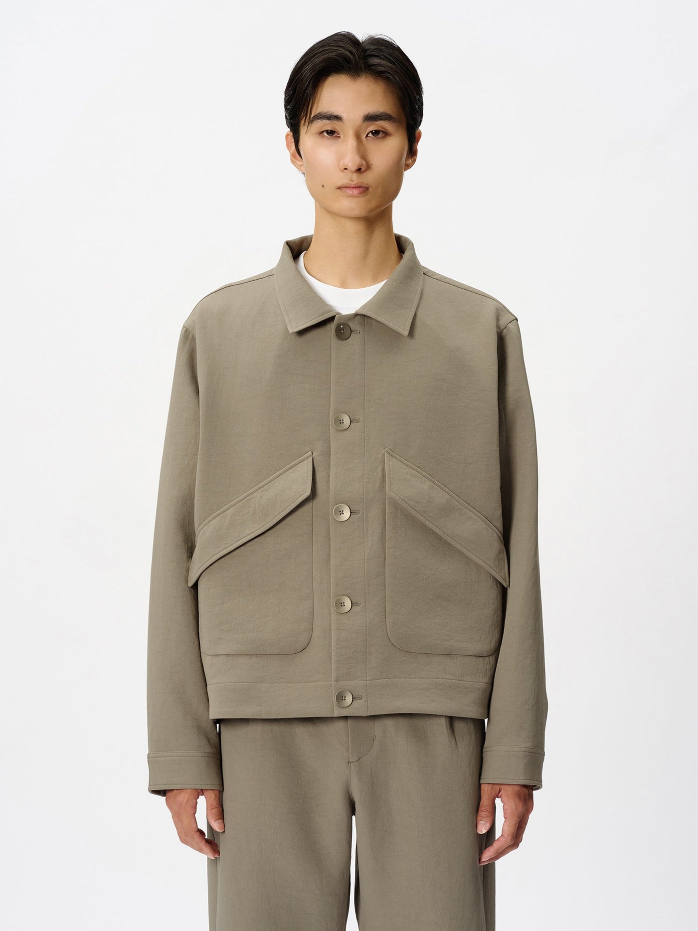 Model: Height 186cm / 6'1" | Wearing: TAUPE FAWN / 4