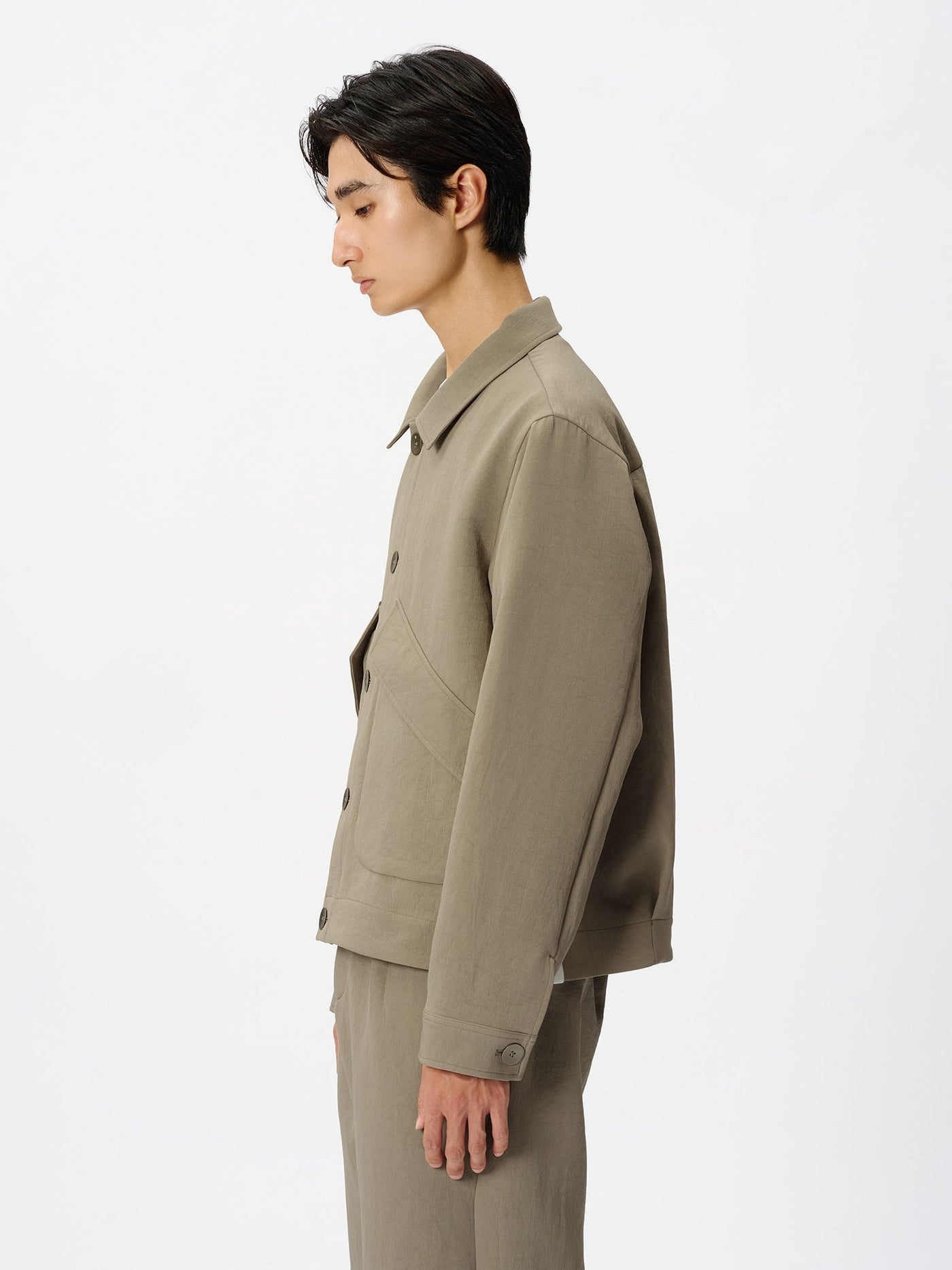 Model: Height 186cm / 6'1" | Wearing: TAUPE FAWN / 4