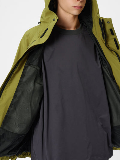 Model: Height 185cm / 6'0" | Wearing: GREEN MOSS / 3