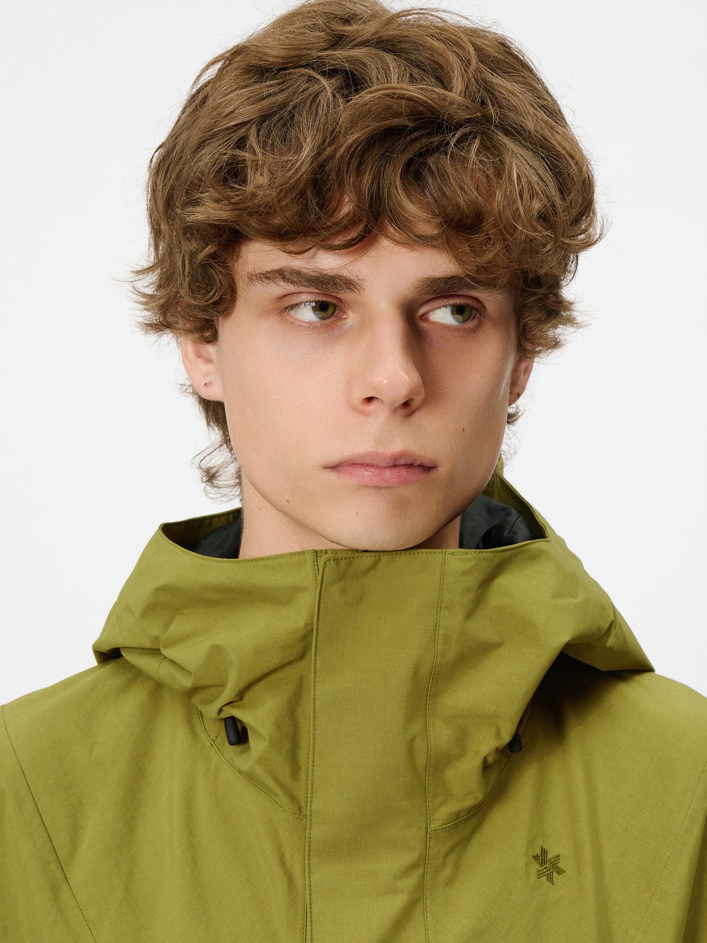 Model: Height 185cm / 6'0" | Wearing: GREEN MOSS / 3