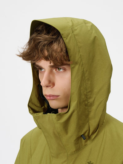 Model: Height 185cm / 6'0" | Wearing: GREEN MOSS / 3