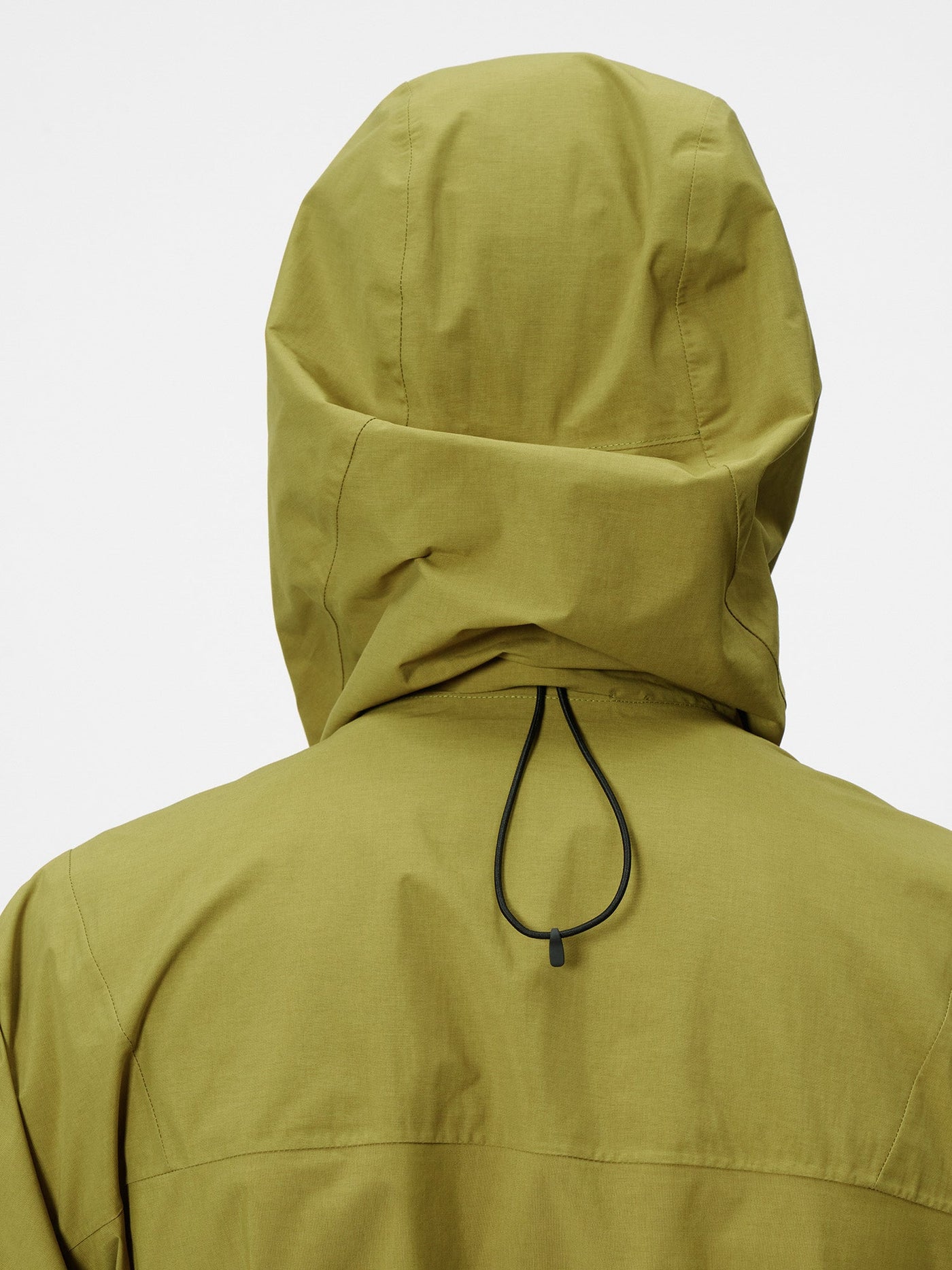 Model: Height 185cm / 6'0" | Wearing: GREEN MOSS / 3