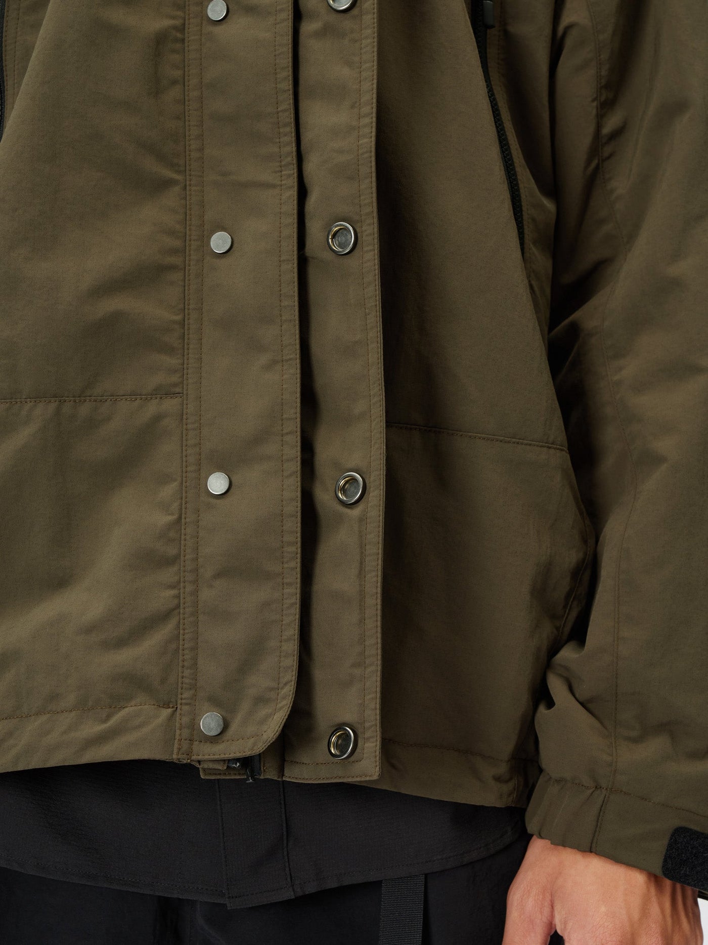 Model: Height 186cm / 6'1" | Wearing: MOREL / 3