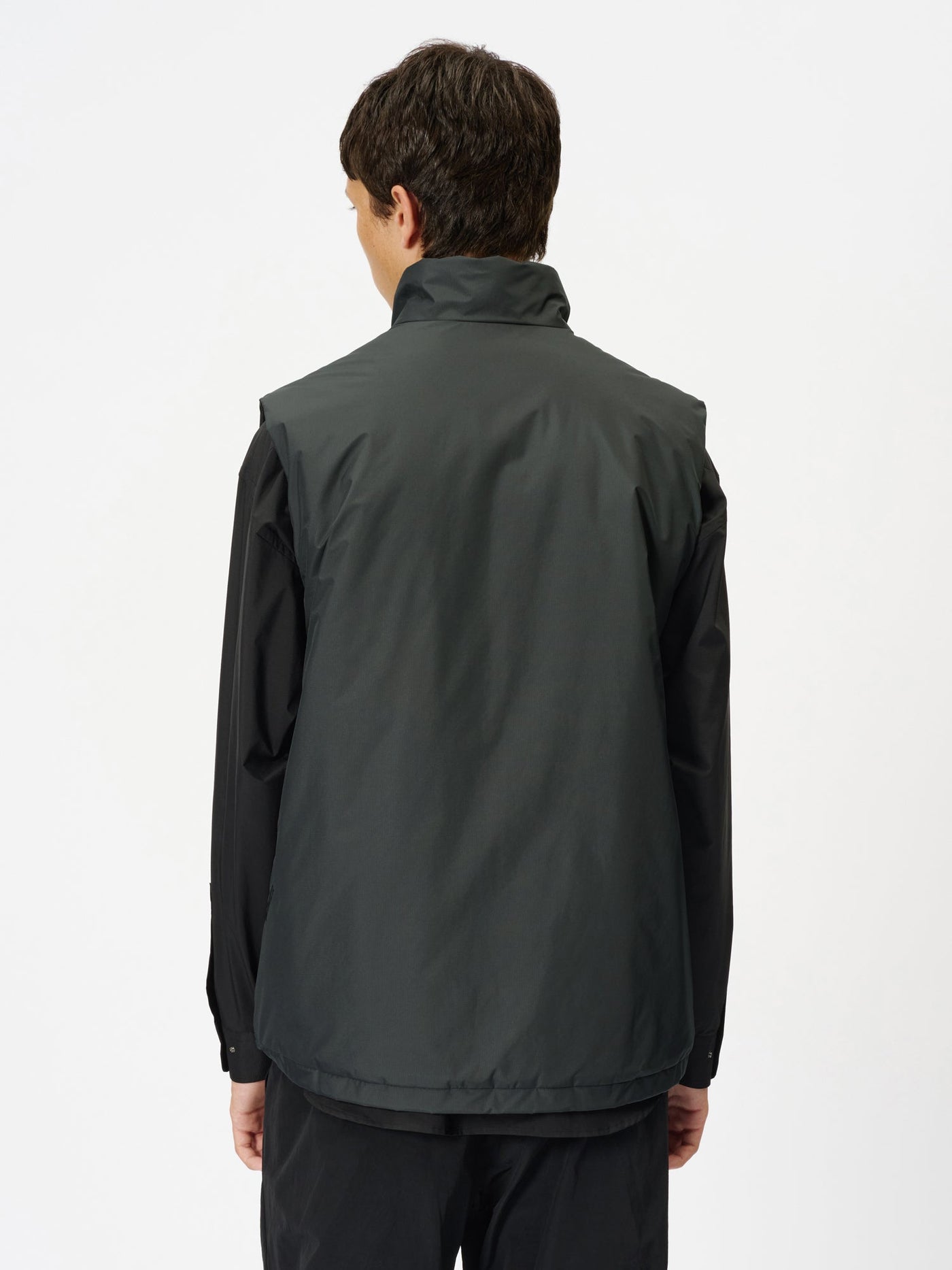 Model: Height 186cm / 6'1" | Wearing: DEEP CHARCOAL / 3