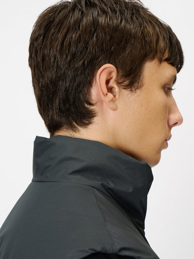 Model: Height 186cm / 6'1" | Wearing: DEEP CHARCOAL / 3