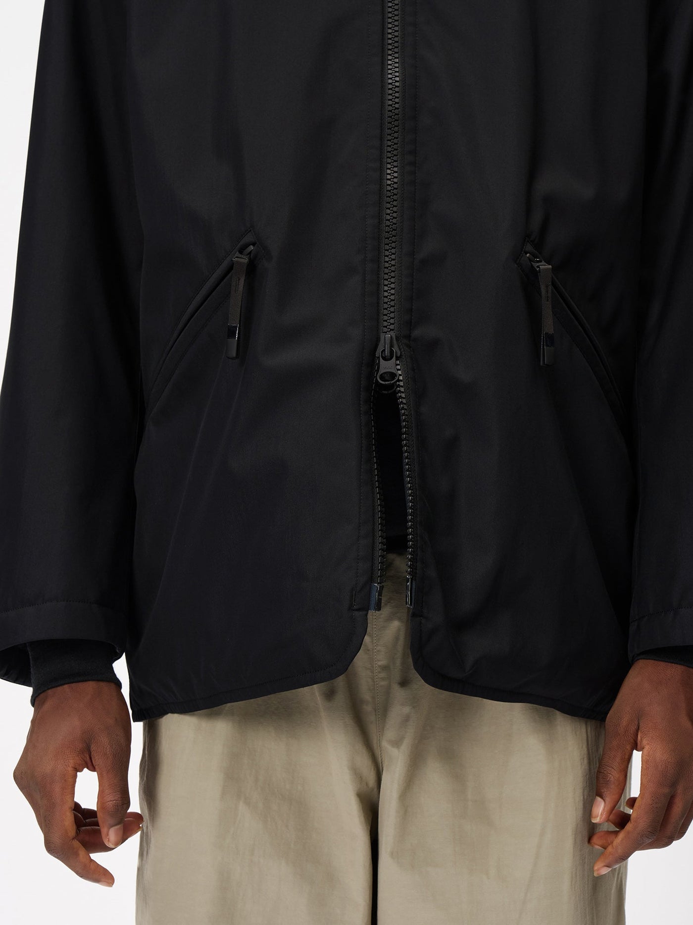 Model: Height 187cm / 6'1" | Wearing: BLACK / 3