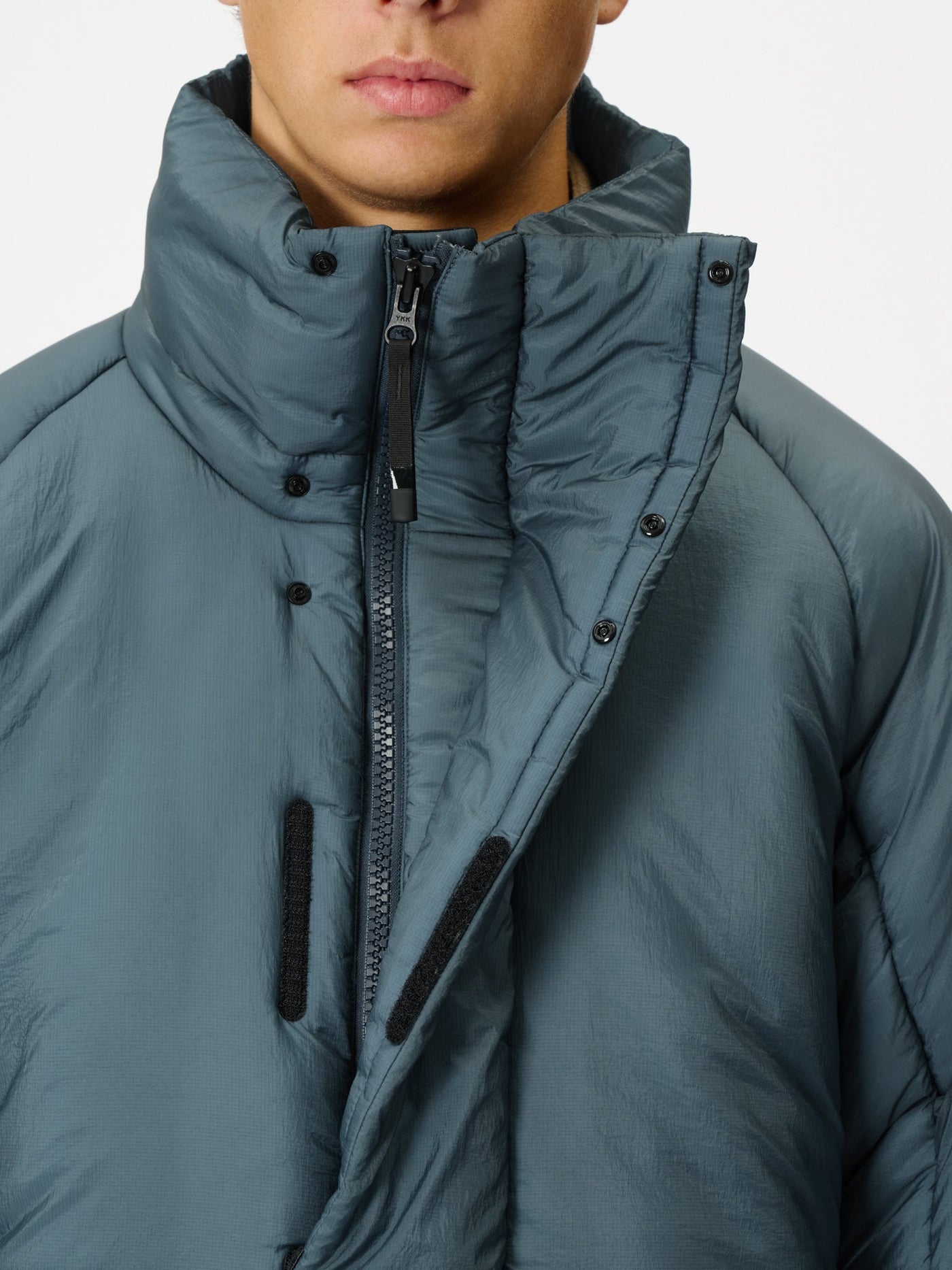 Model: Height 186cm / 6'1" | Wearing: BLUE FLUORITE / 3