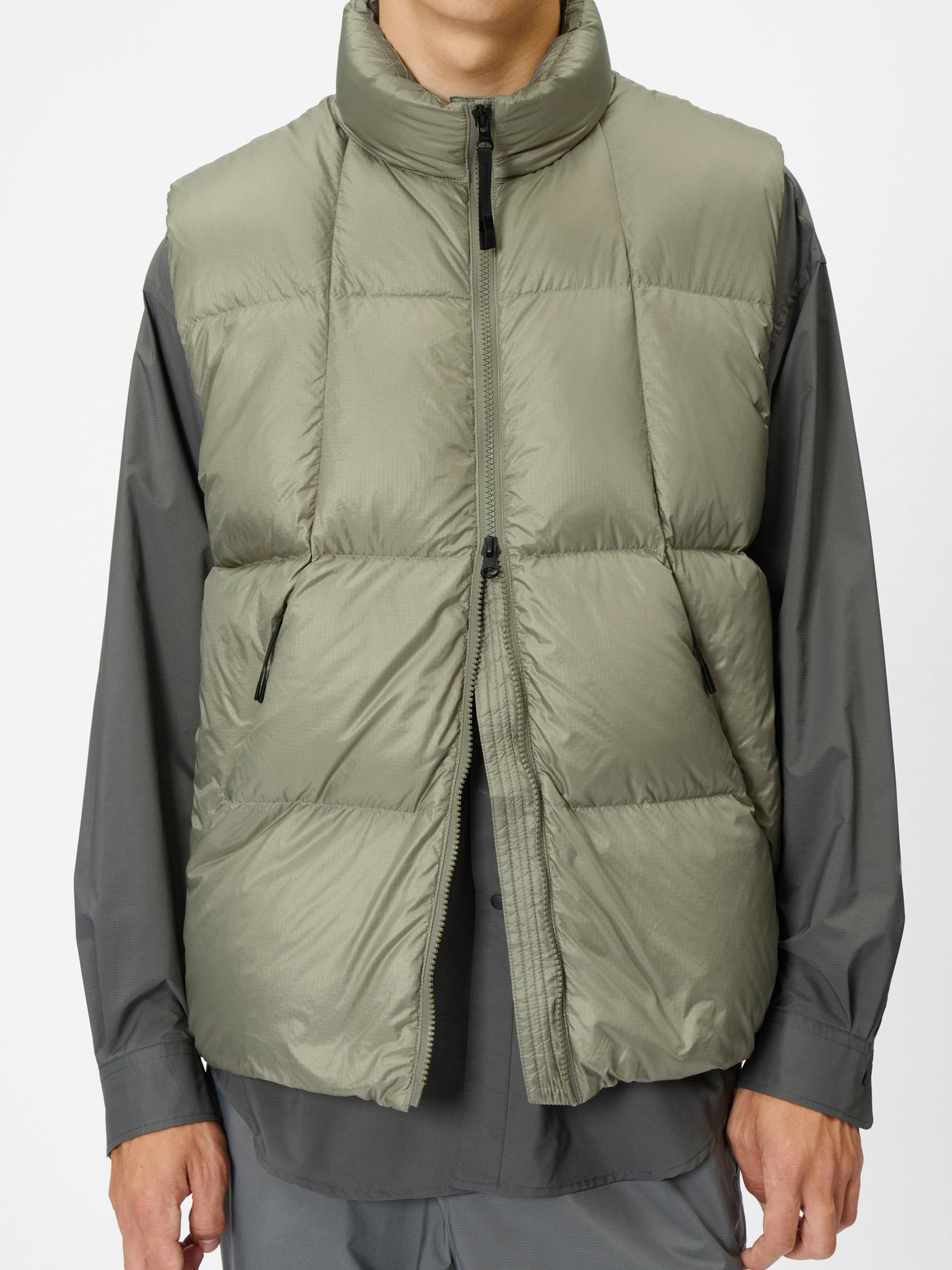 Model: Height 186cm / 6'1" | Wearing: OAK BEIGE / 3