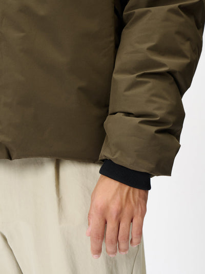 Model: Height 186cm / 6'1" | Wearing: MOREL / 3