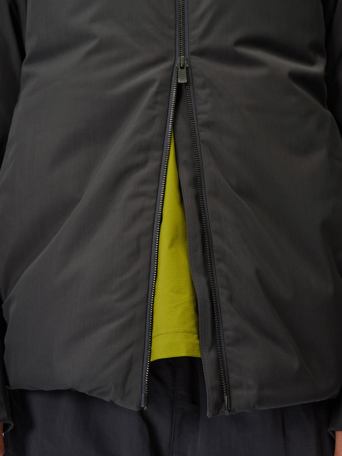 Model: Height 186cm / 6'1" | Wearing: ASPHALT / 3