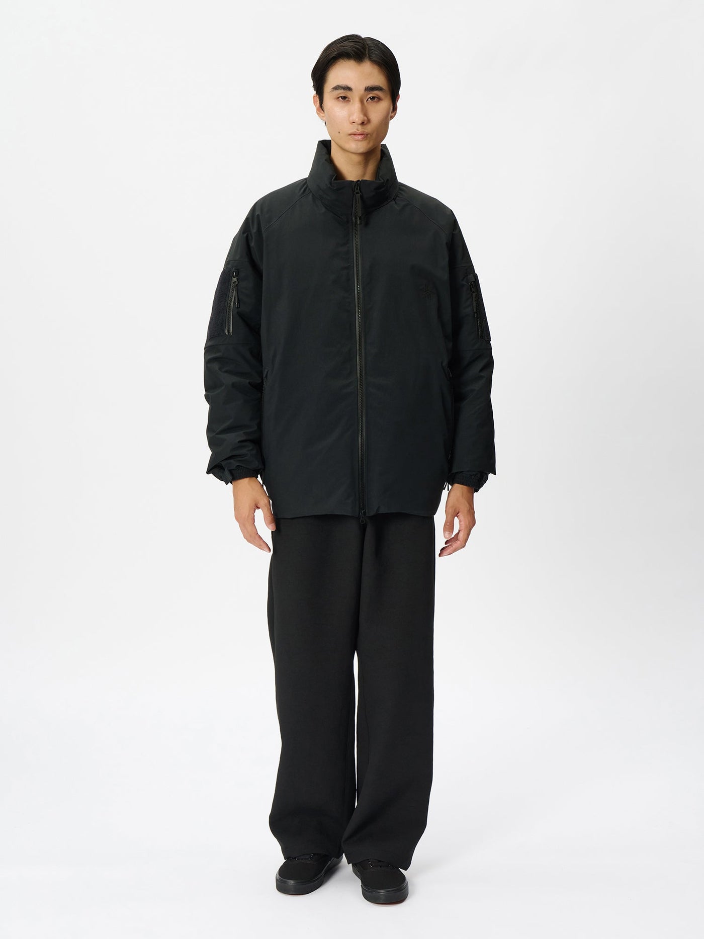 Model: Height 186cm / 6'1" | Wearing: BLACK / L