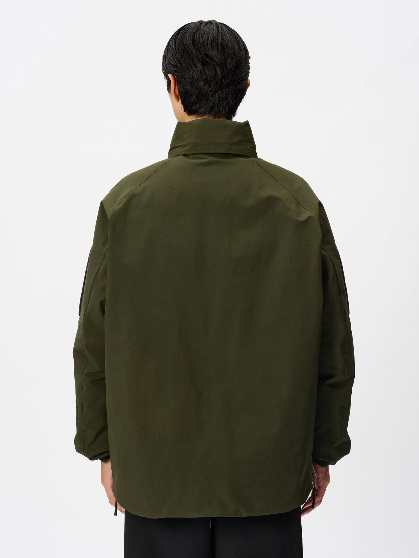 Model: Height 186cm / 6'1" | Wearing: KHAKI / L