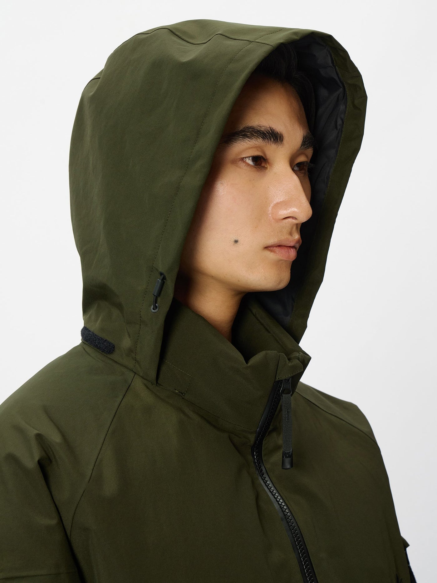 Model: Height 186cm / 6'1" | Wearing: KHAKI / L