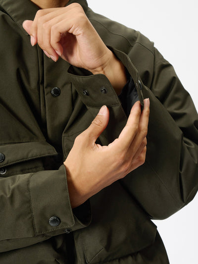 Model: Height 186cm / 6'1" | Wearing: KHAKI / L