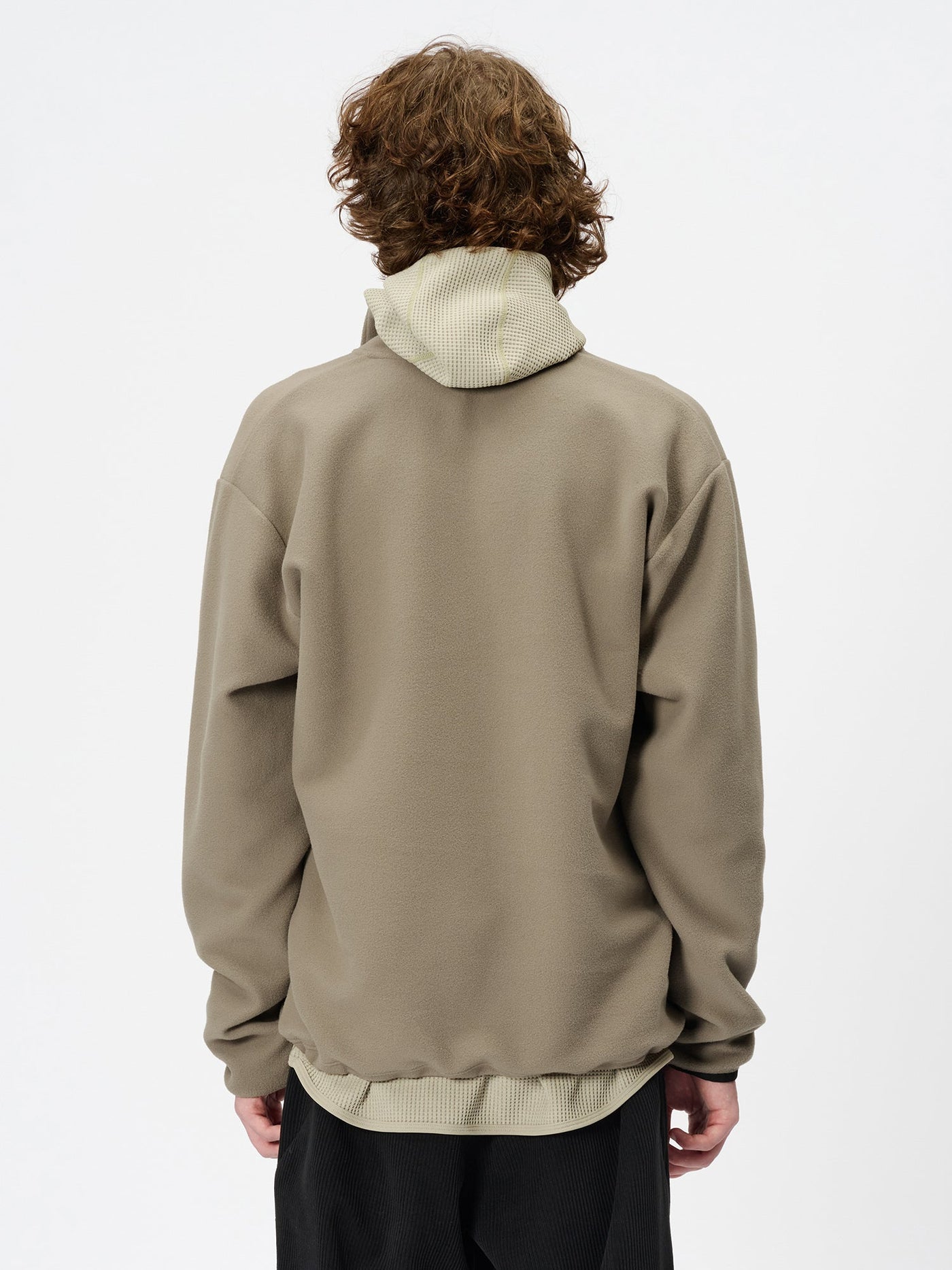 Model: Height 185cm / 6'0" | Wearing: OLD BEIGE / 3